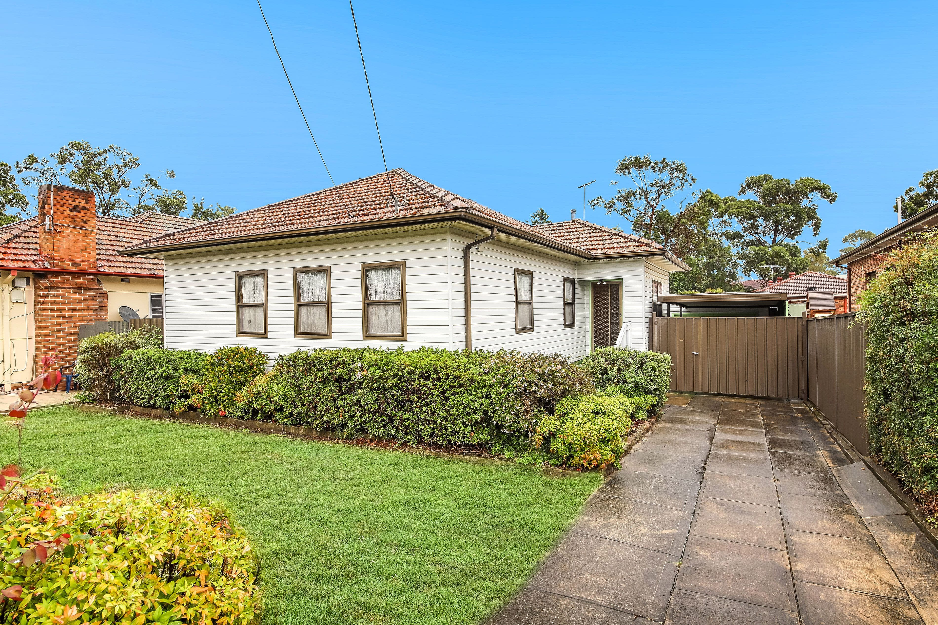 22 Harcourt Avenue, East Hills NSW 2213, East Hills - Image 1