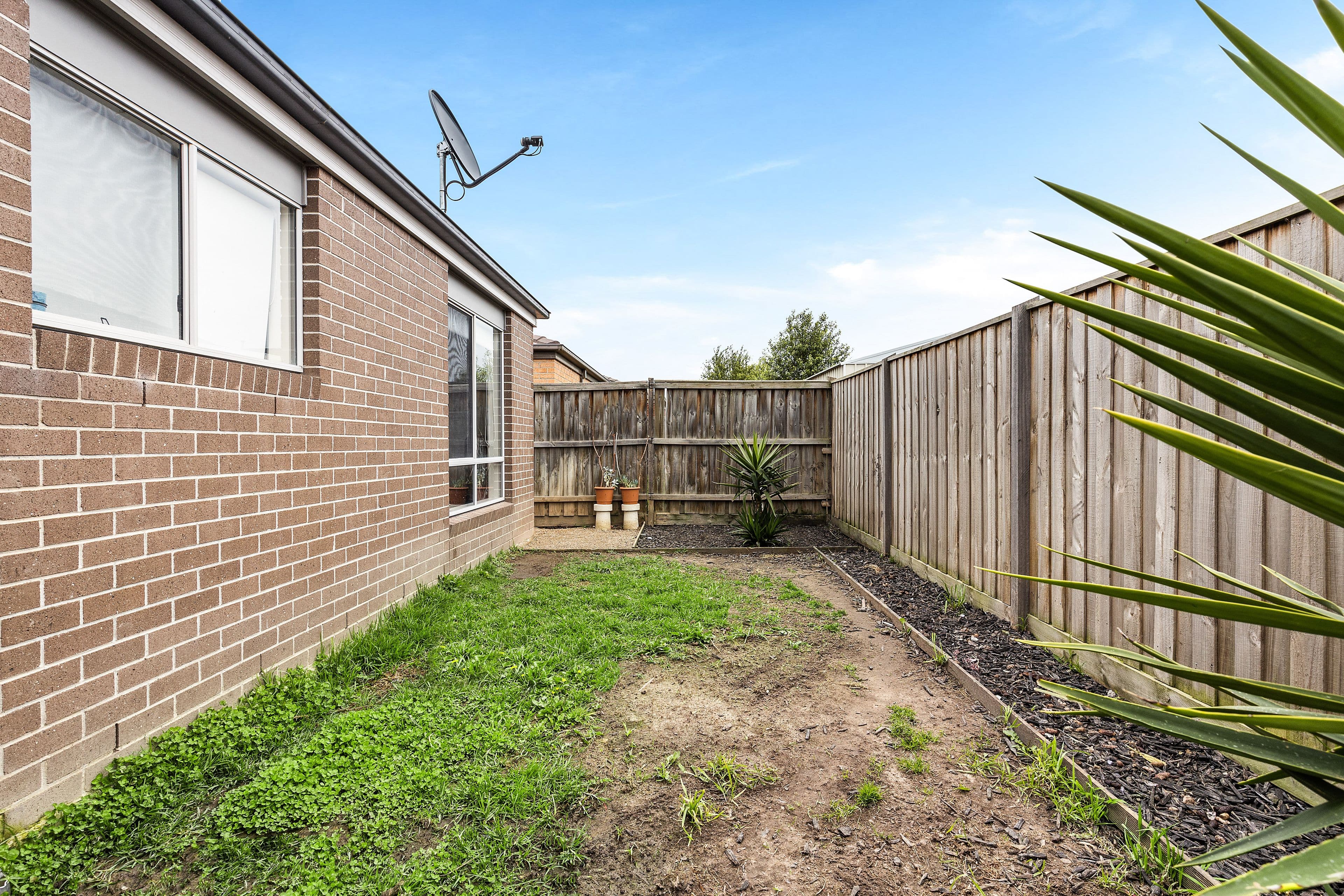 9 Markbeech Crescent, Officer VIC 3809, Officer - Thumbnail 8