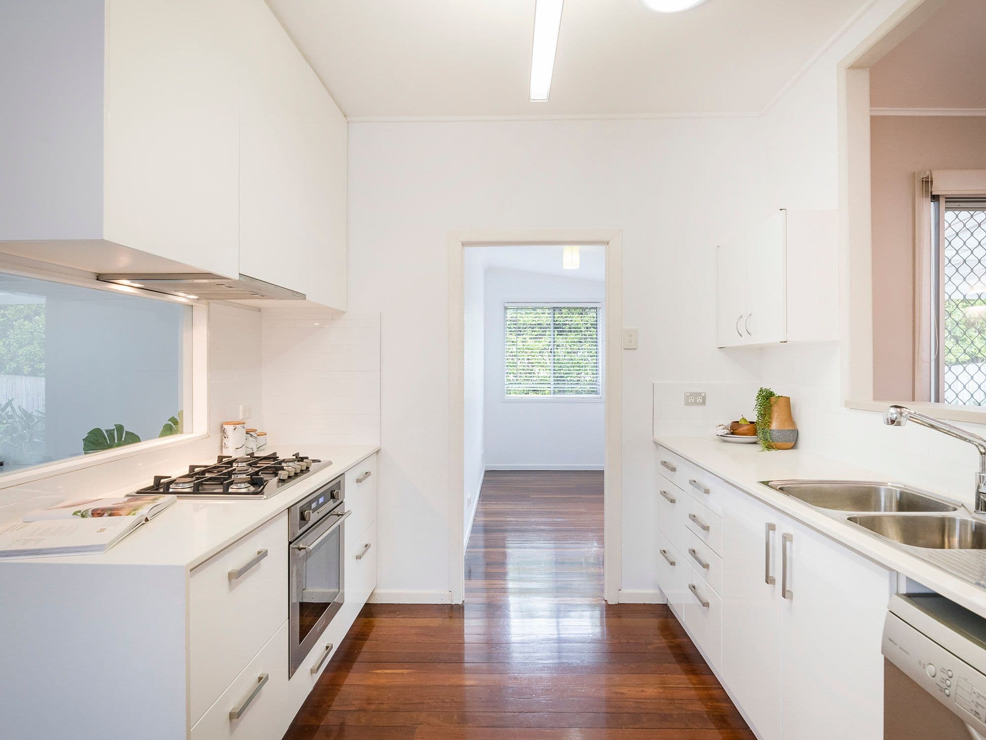 52 Palm Avenue, Holland Park West QLD 4121, Holland Park West - Thumbnail 5