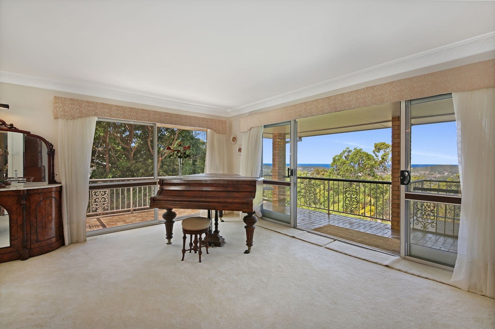 214 Simpsons Road, Currumbin Waters QLD 4223, Currumbin Waters - Thumbnail 6