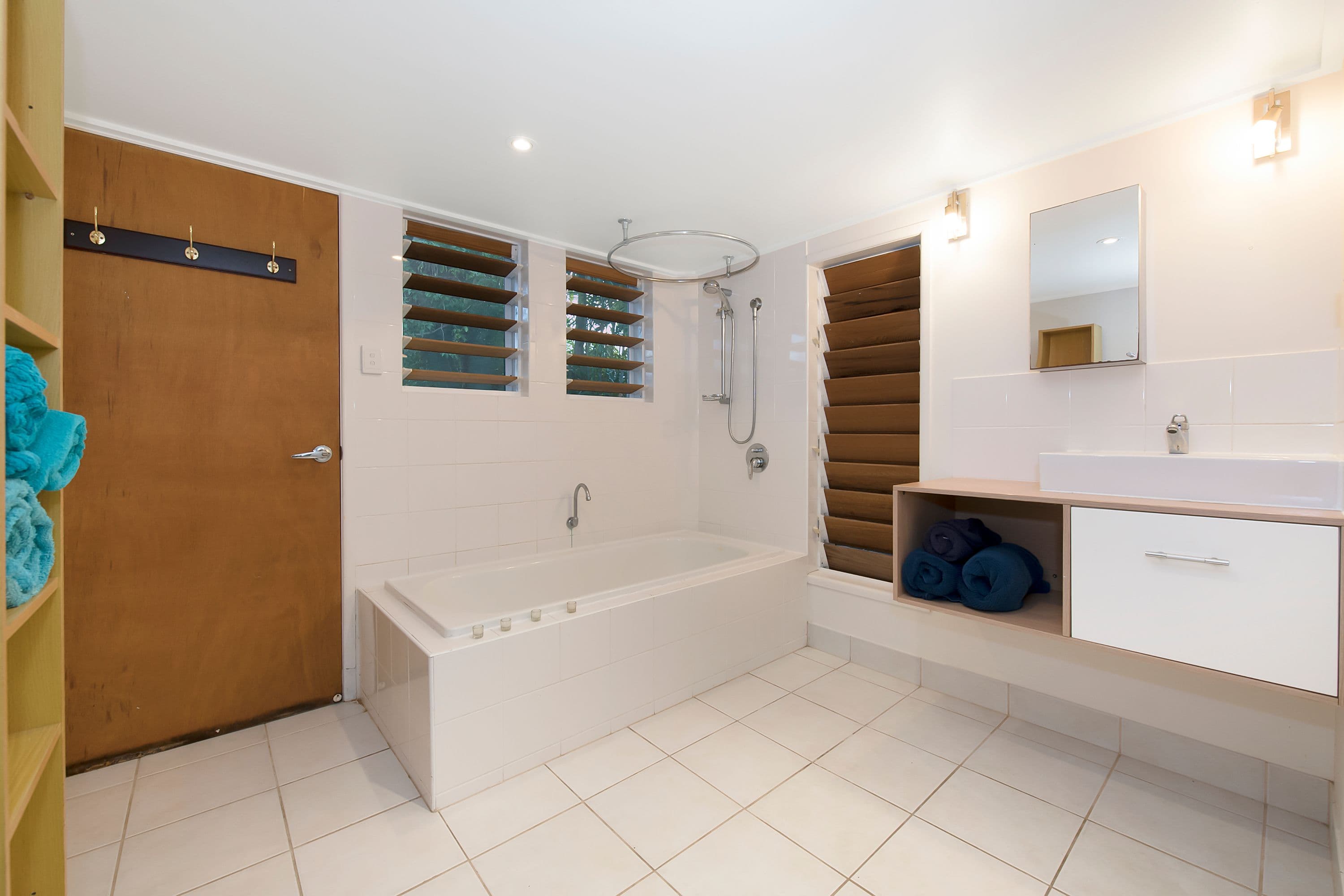 10 Palm Street, Rowes Bay QLD 4810, Rowes Bay - Thumbnail 4
