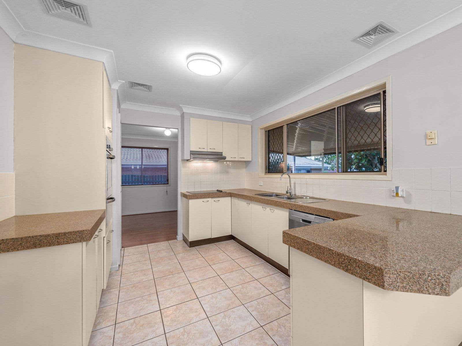 14 Aydon Court, Keperra QLD 4054, Keperra - Thumbnail 6
