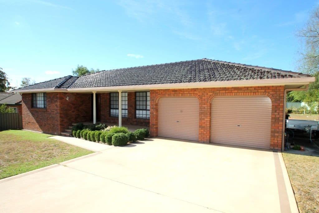 8 Simpson Street, Quirindi - Image 1
