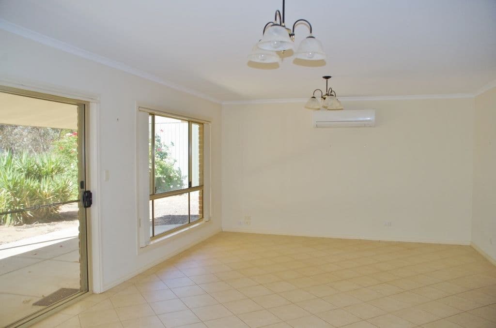 4 Sorrento Court, Renmark SA 5341, Renmark - Thumbnail 4