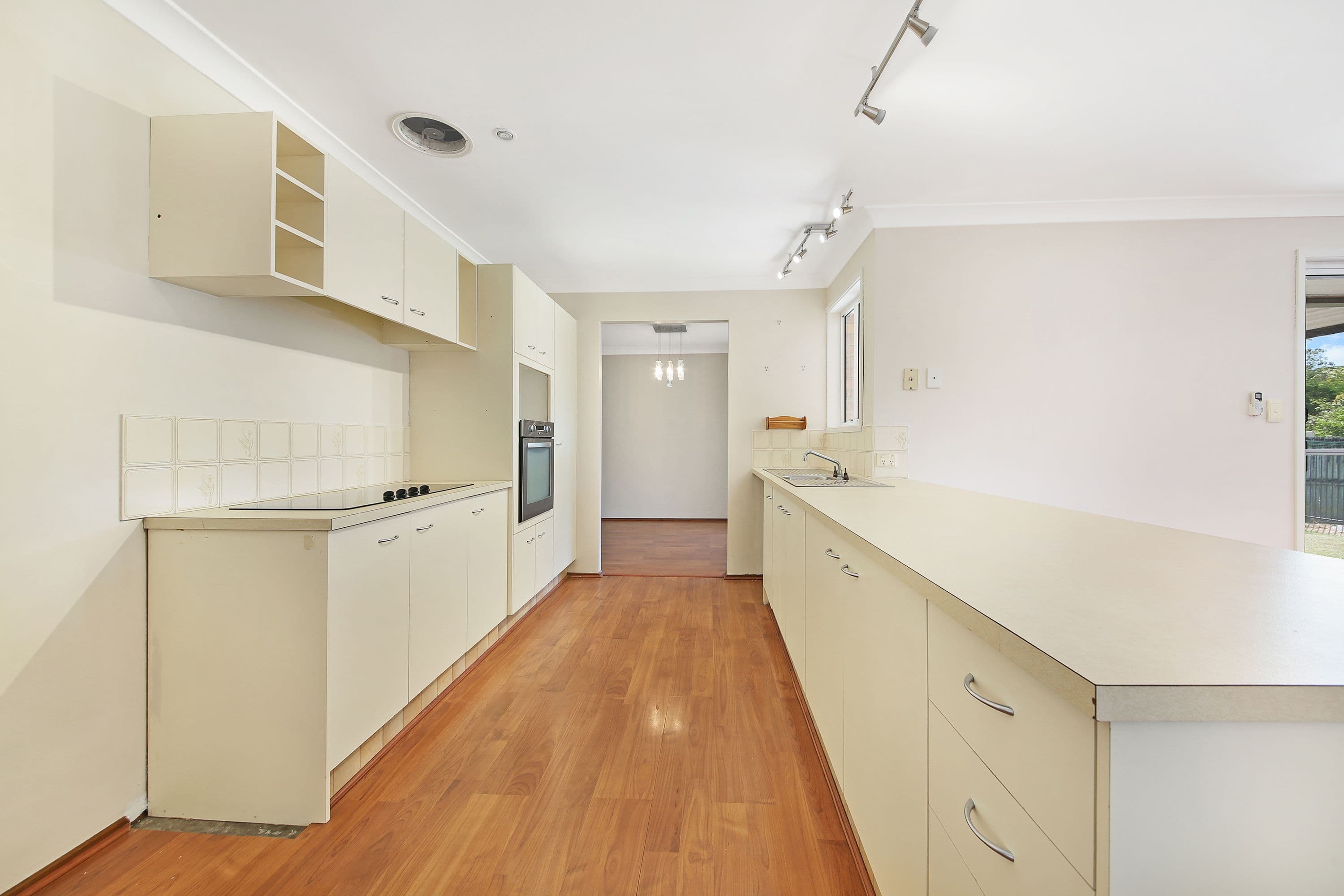 64 Chisholm Road, Carrara QLD 4211, Carrara - Thumbnail 5