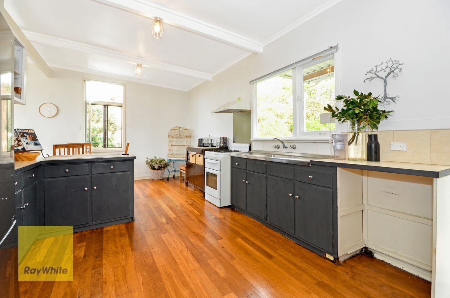 94 Middleton Road, Middleton Beach WA 6330, Middleton Beach - Thumbnail 4