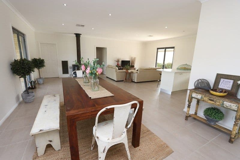 61 Happy Valley Road, Gundagai NSW 2722, Gundagai - Thumbnail 7