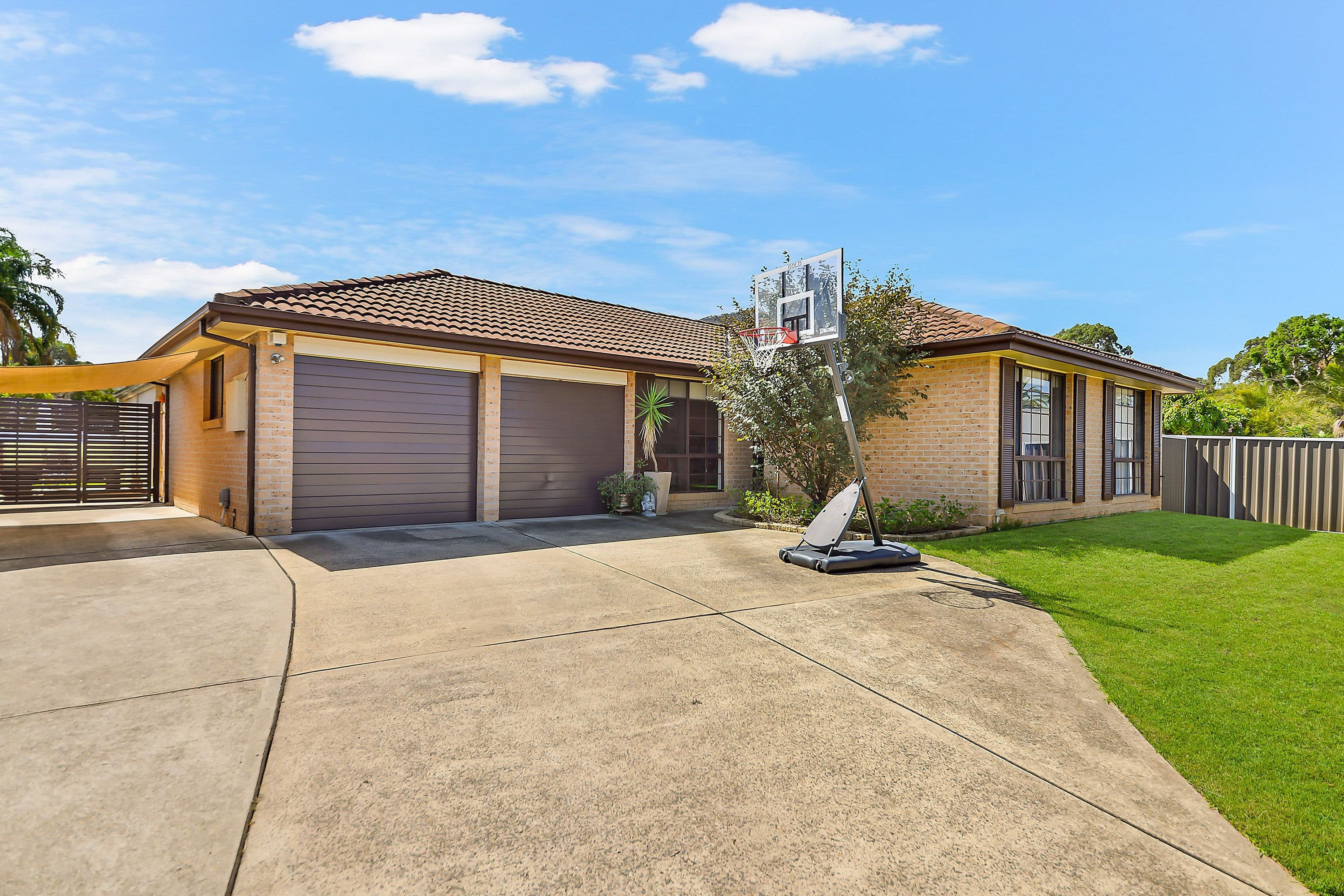 22 Endeavour Road, Georges Hall - Thumbnail 2