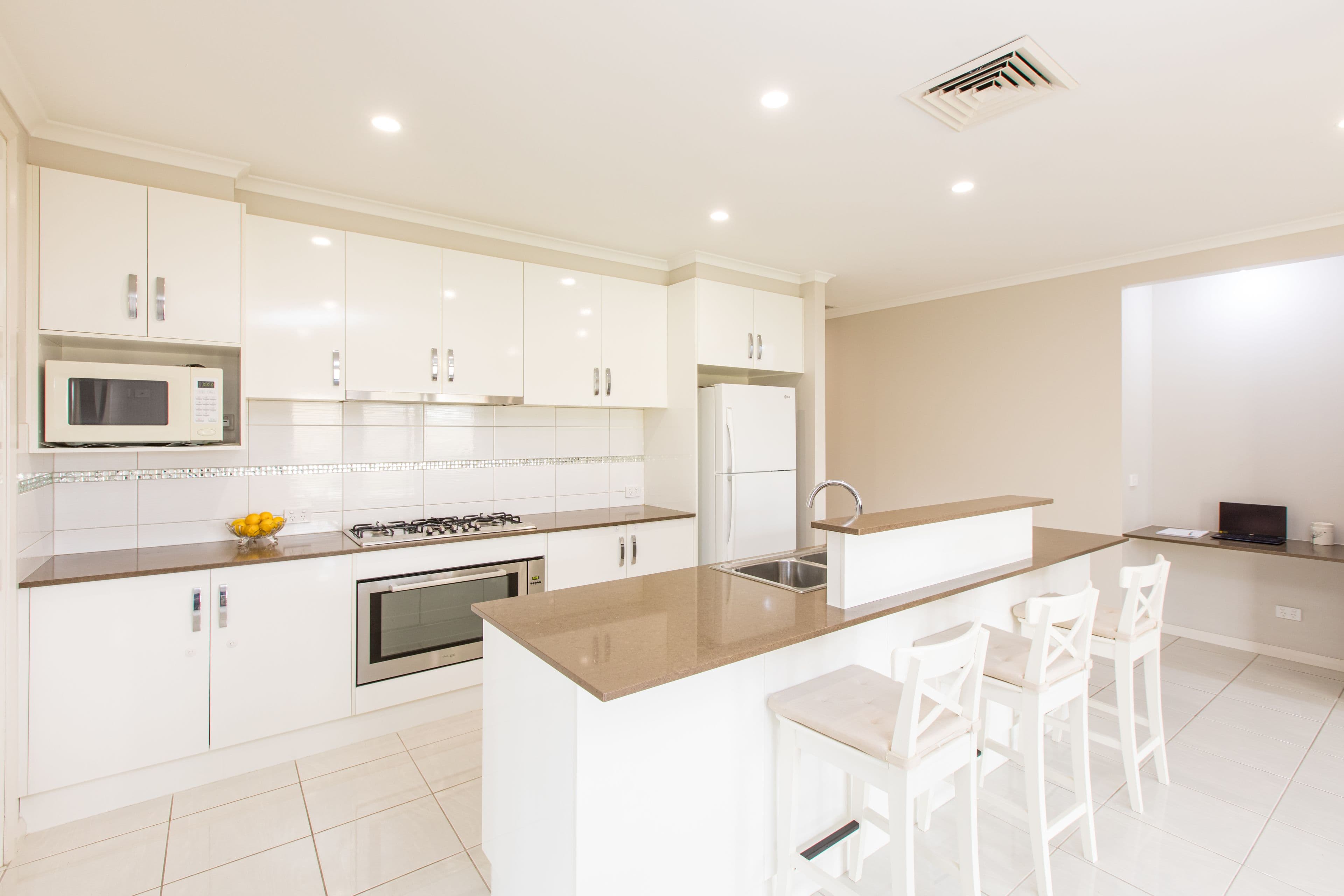 16 Palm Springs Drive, Mildura VIC 3500, Mildura - Thumbnail 4