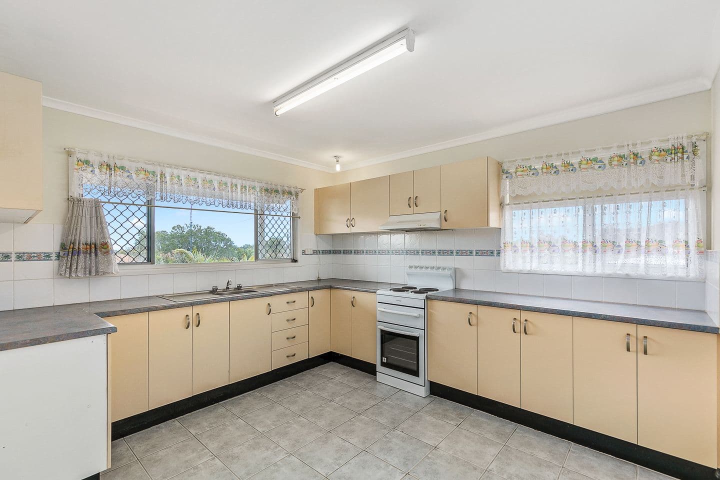 393 Boat Harbour Drive, Scarness QLD 4655, Scarness - Thumbnail 5