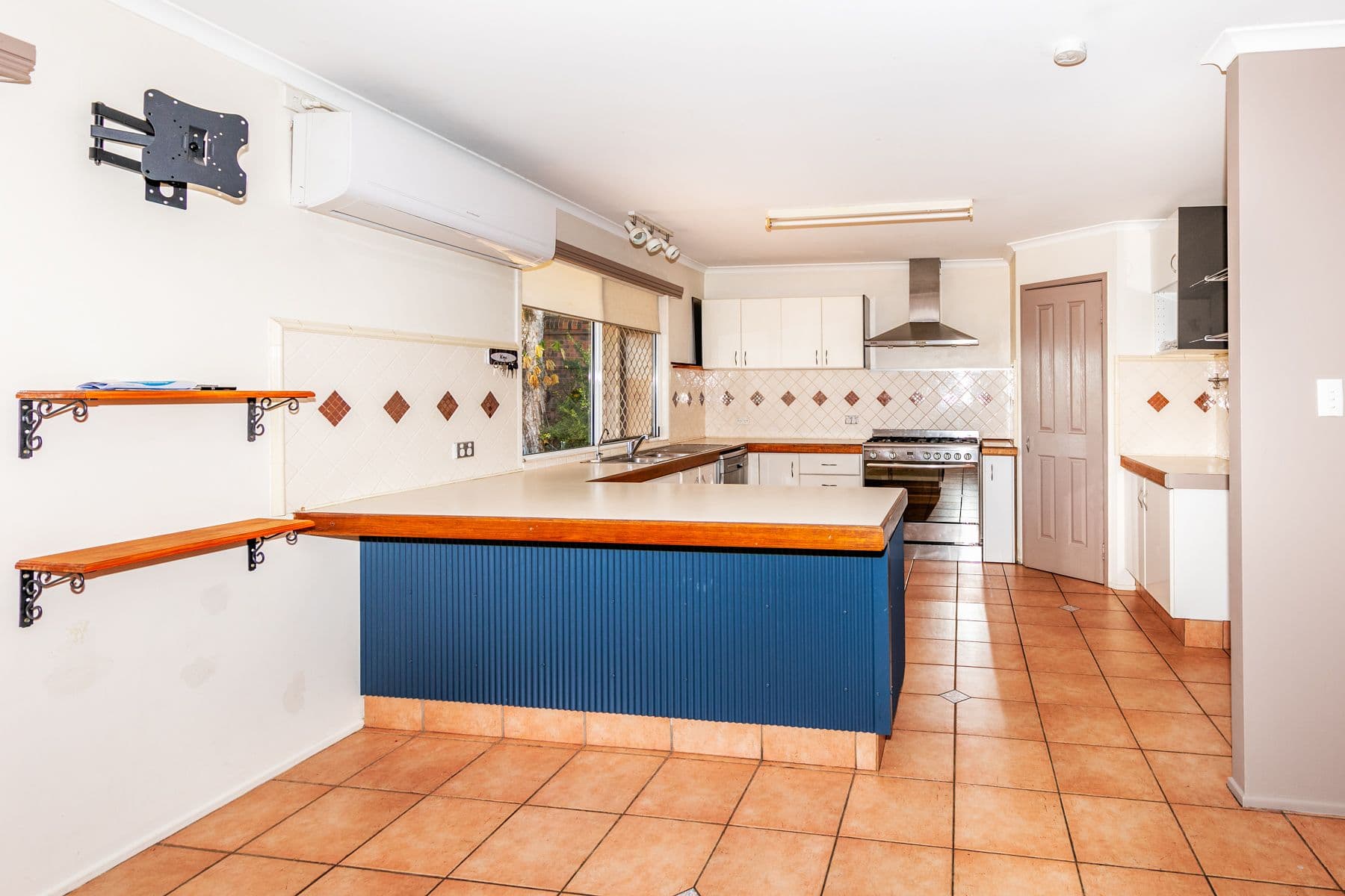 7 Kirkstall Street, Holmview QLD 4207, Holmview - Thumbnail 4