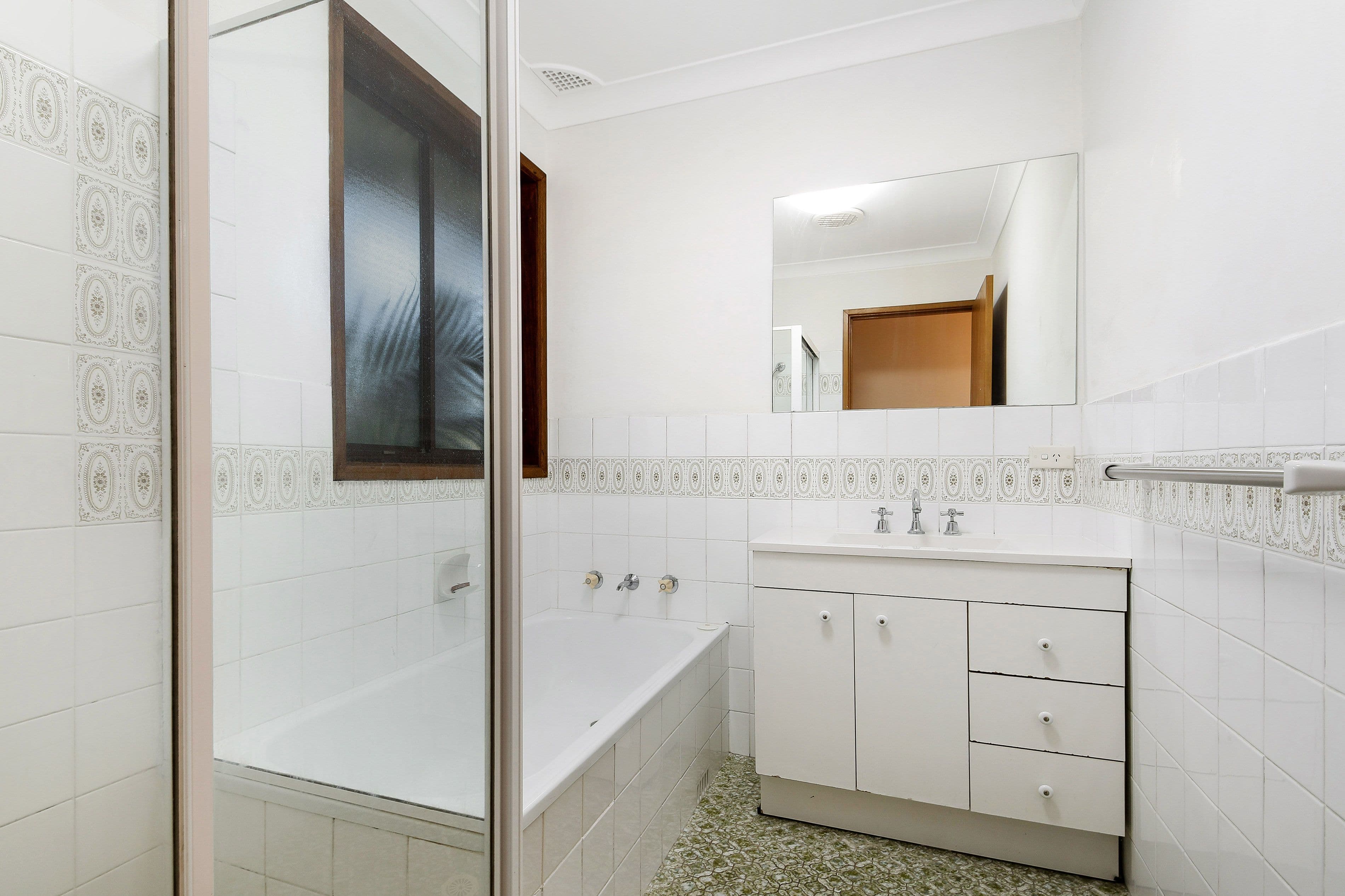 33 Gardinia Street, Beverly Hills NSW 2209, Beverly Hills - Thumbnail 3