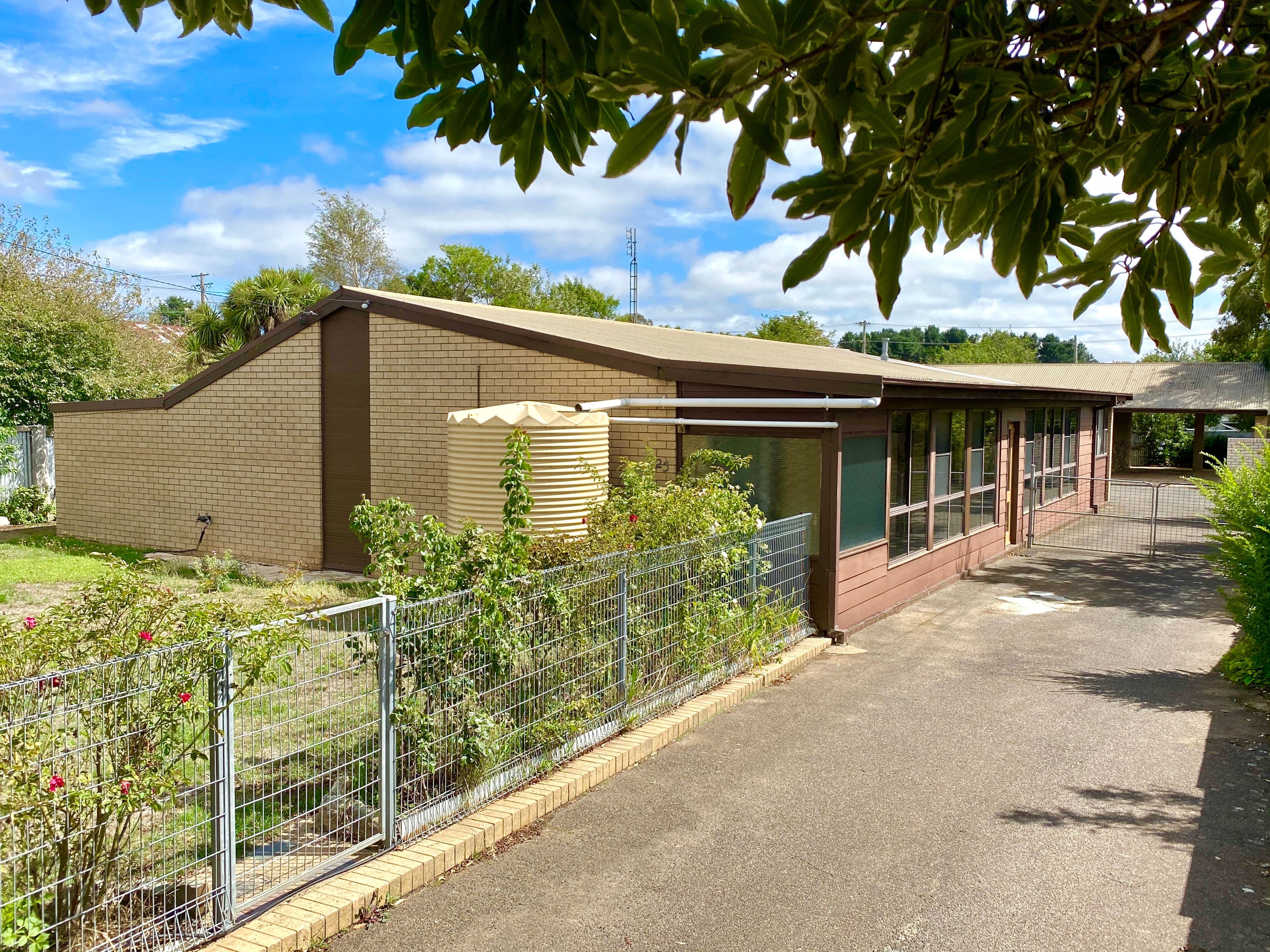 23 Carrington Avenue, Oberon NSW 2787, Oberon - Image 1
