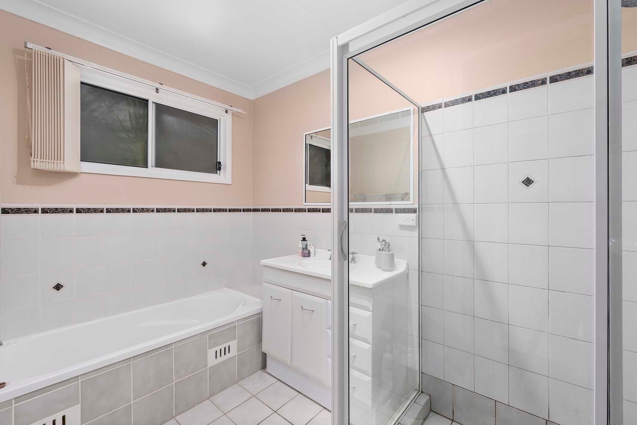 23 Endeavour Close, Woodrising - Thumbnail 8