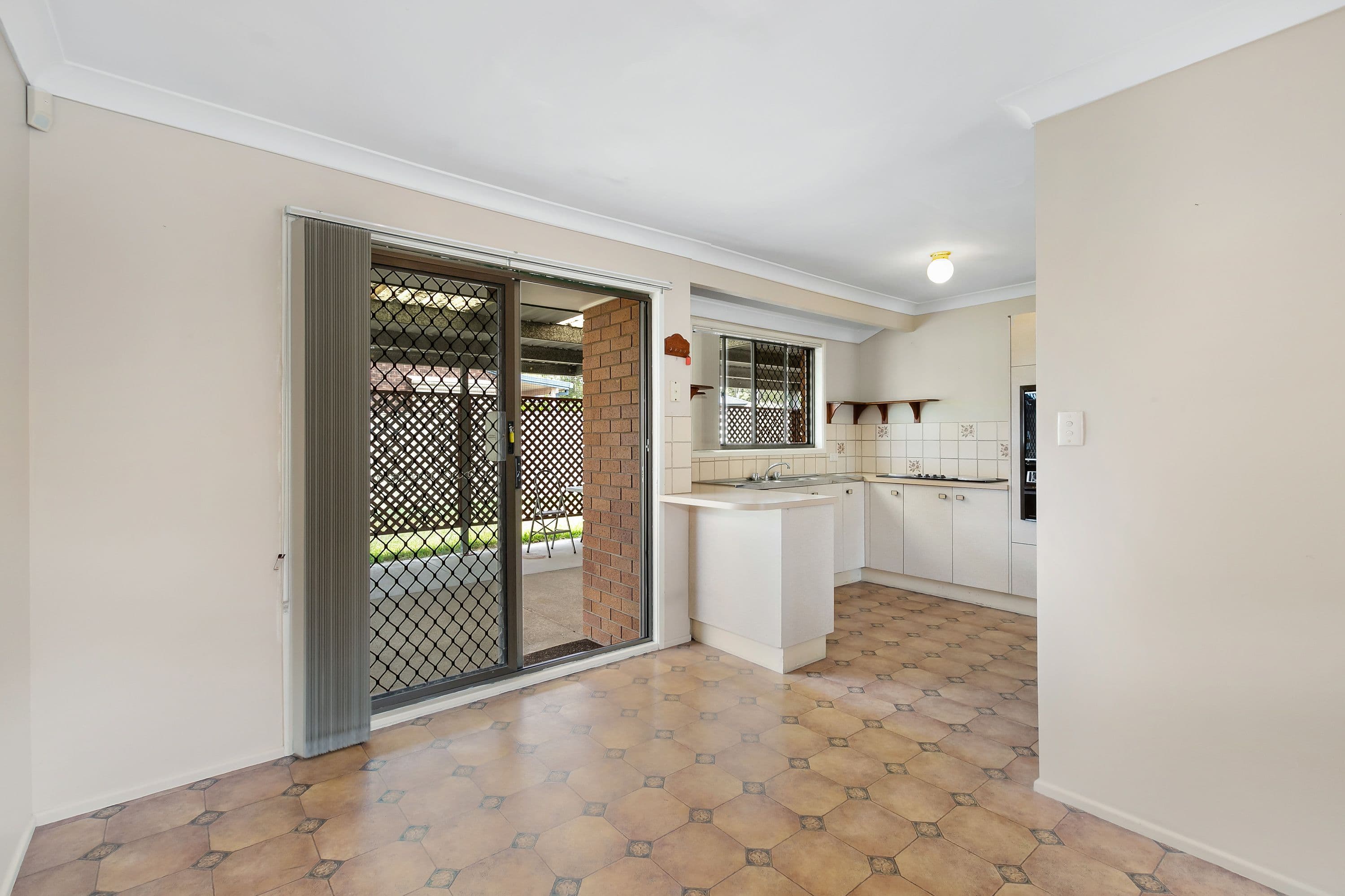 17 Churchill Street, Capalaba QLD 4157, Capalaba - Thumbnail 7