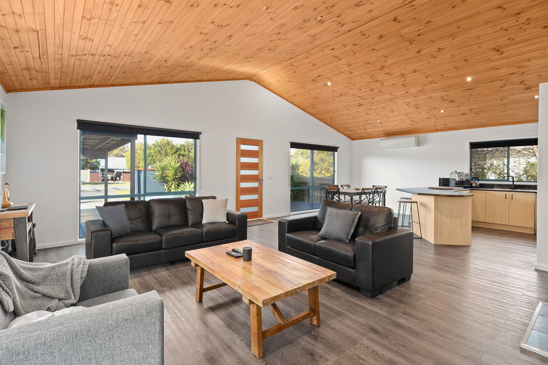 8 Sunderland Bay Road, Sunderland Bay VIC 3922, Sunderland Bay - Thumbnail 2