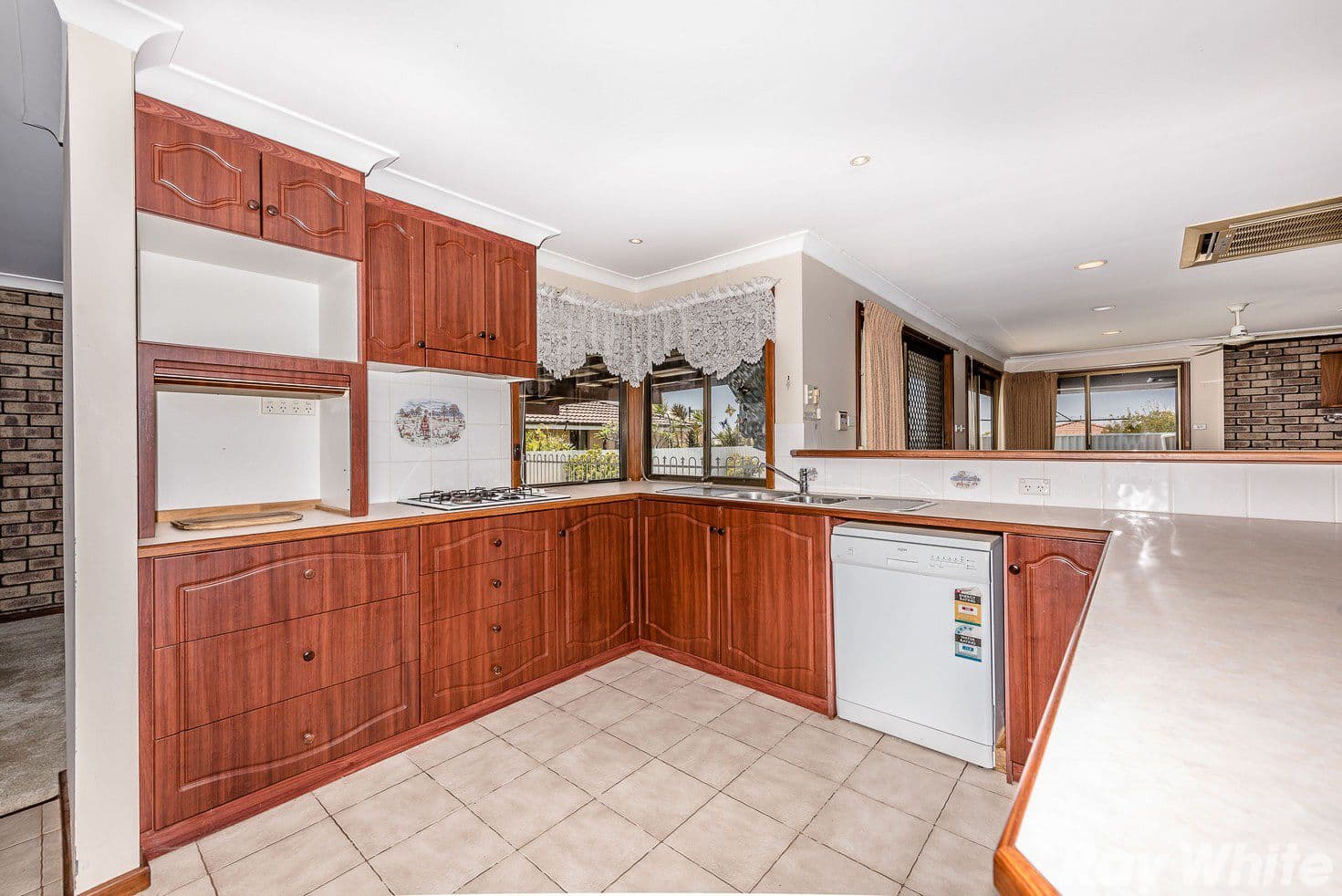 15 Glenview Street, Mount Tarcoola WA 6530, Mount Tarcoola - Thumbnail 4