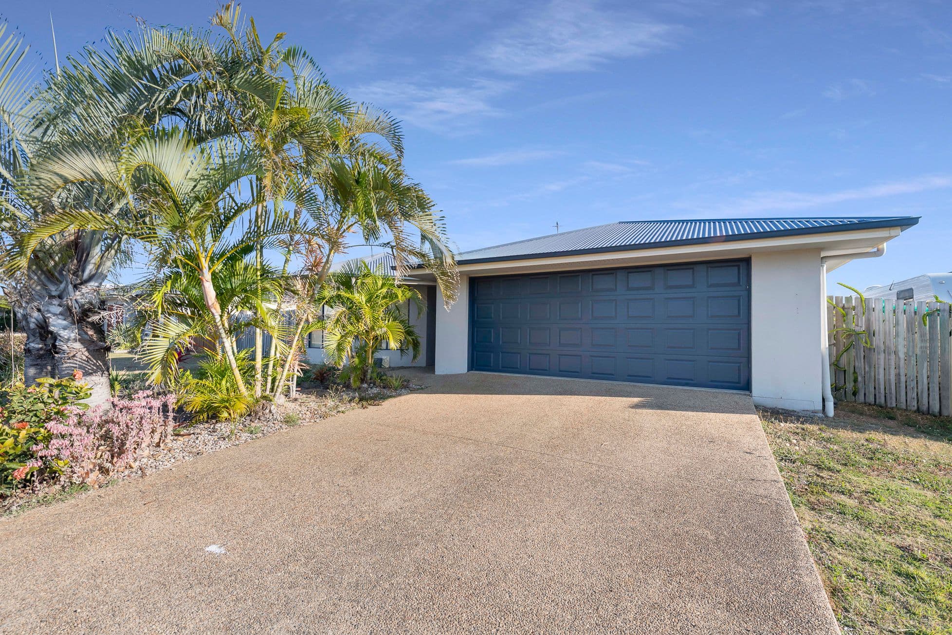 5 Peggy Drive, Coral Cove QLD 4670, Coral Cove - Thumbnail 2