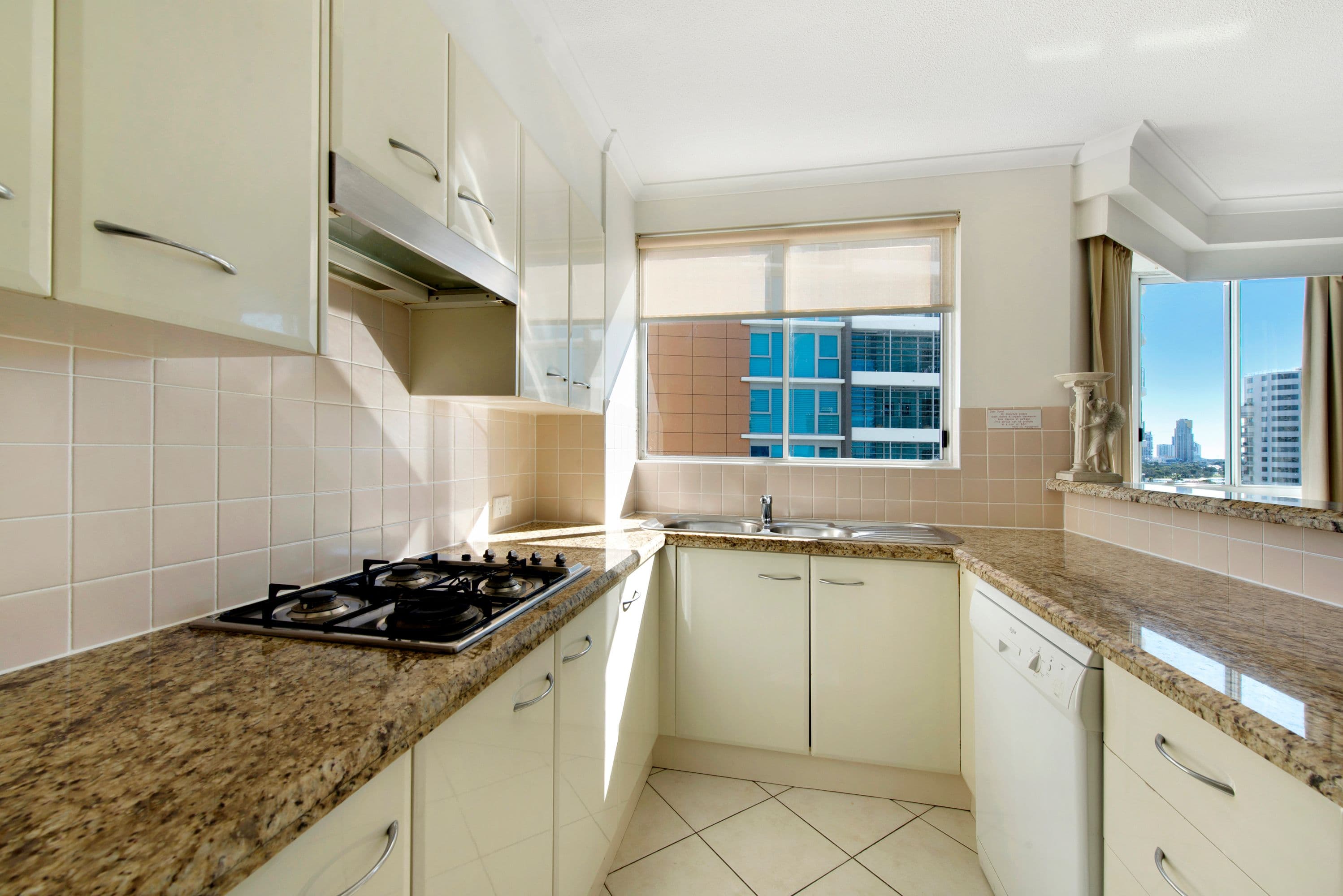 15 Breaker Street, Main Beach QLD 4217, Main Beach - Thumbnail 7