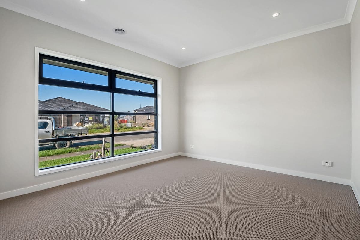 22 Featherwood Crescent, Craigieburn VIC 3064, Craigieburn - Thumbnail 7