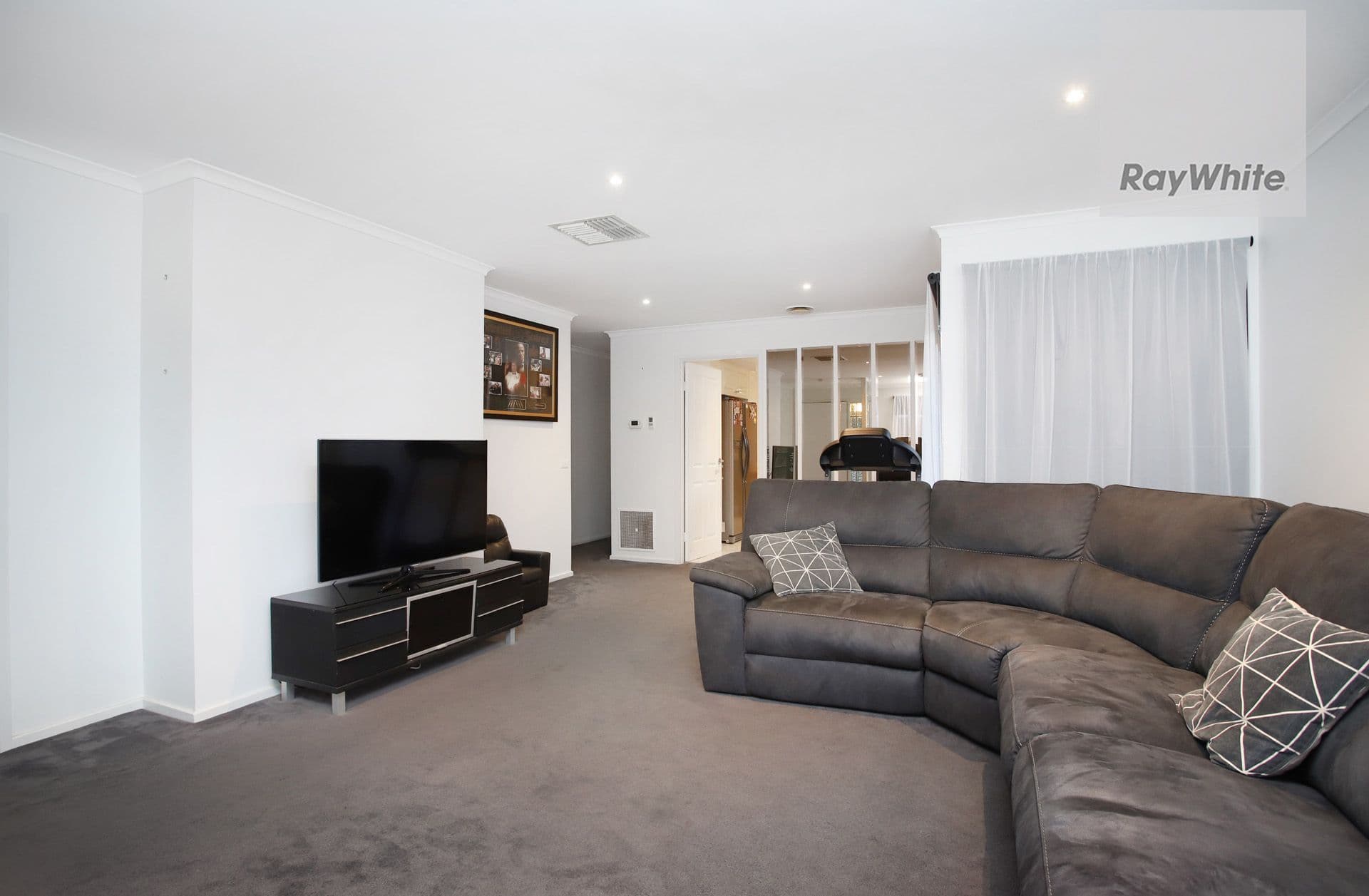18 Gretna Close, Westmeadows VIC 3049, Westmeadows - Thumbnail 5