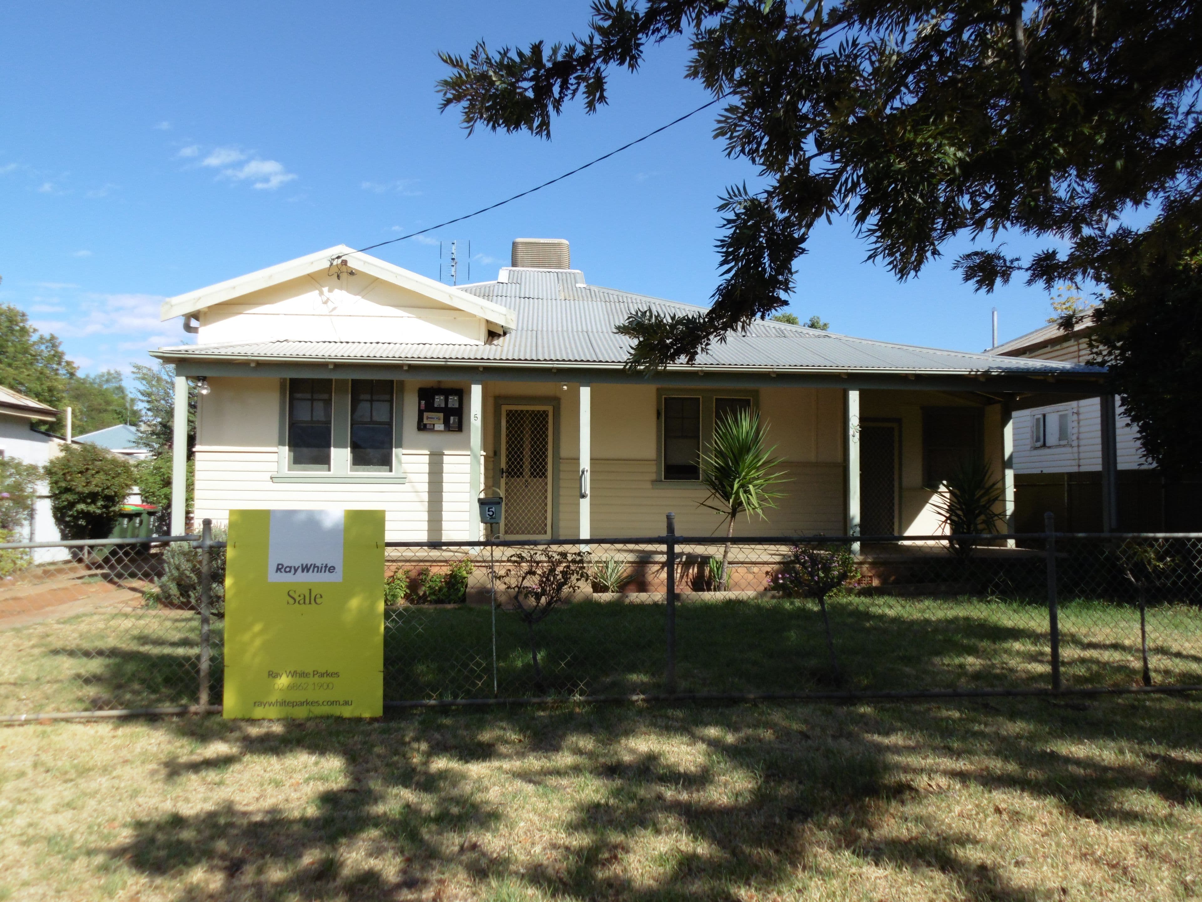 5 Carrington Street, Parkes - Image 1