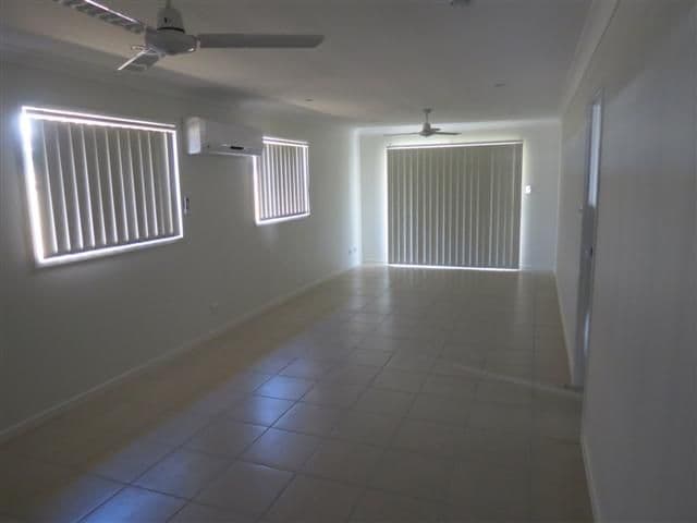 5 Lomandra Avenue, Roma QLD 4455, Roma - Thumbnail 3