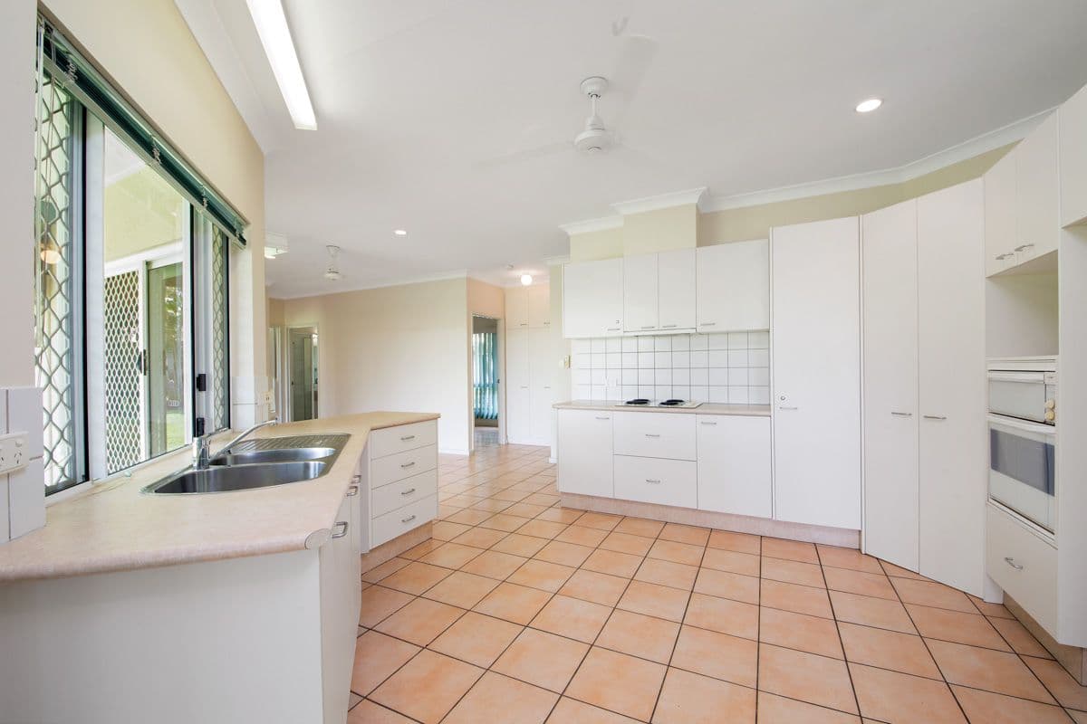 11 Deakin Place, Durack NT 0830, Durack - Thumbnail 2