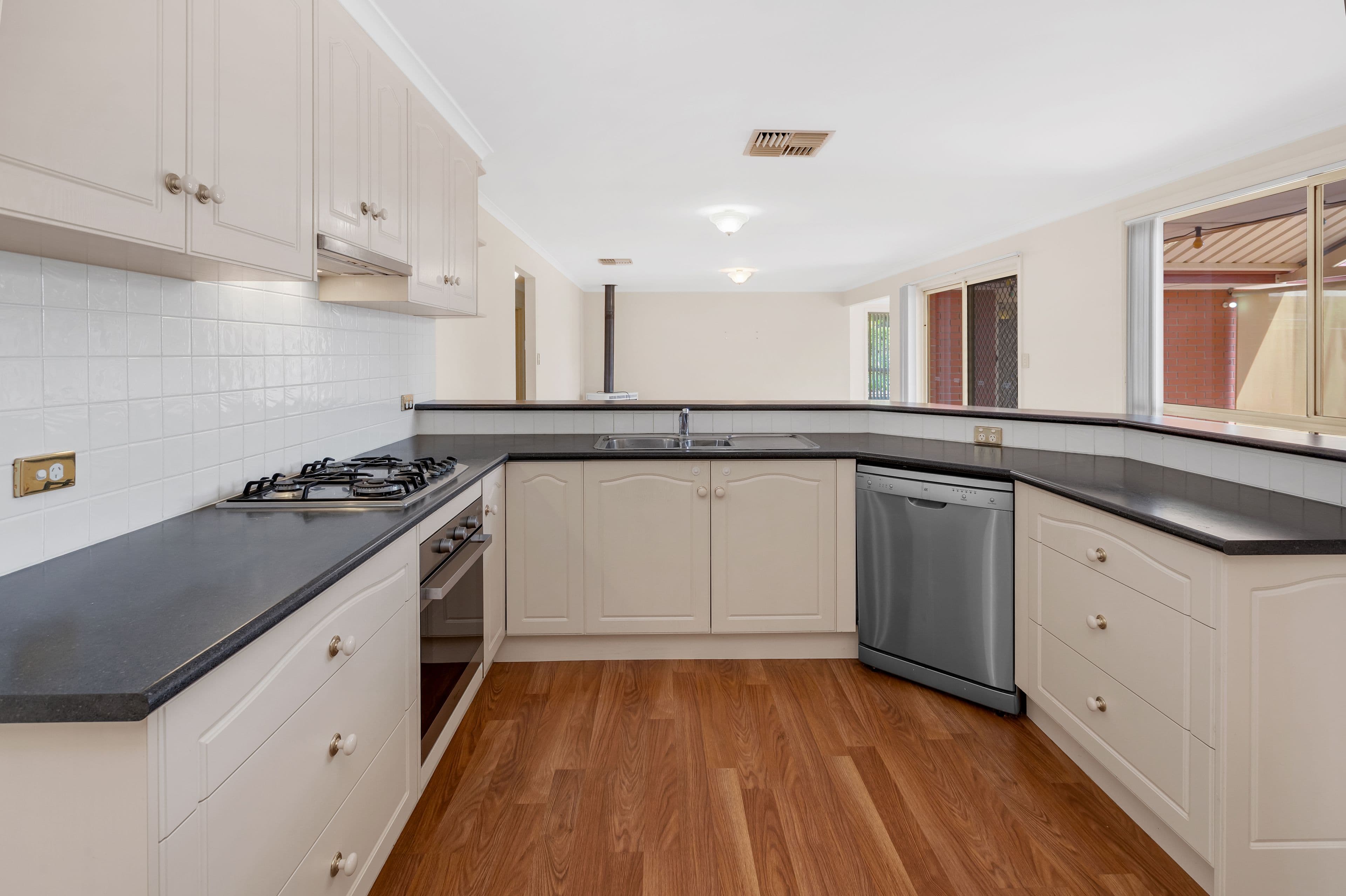 4 Christiana Crescent, Wynn Vale SA 5127, Wynn Vale - Thumbnail 5