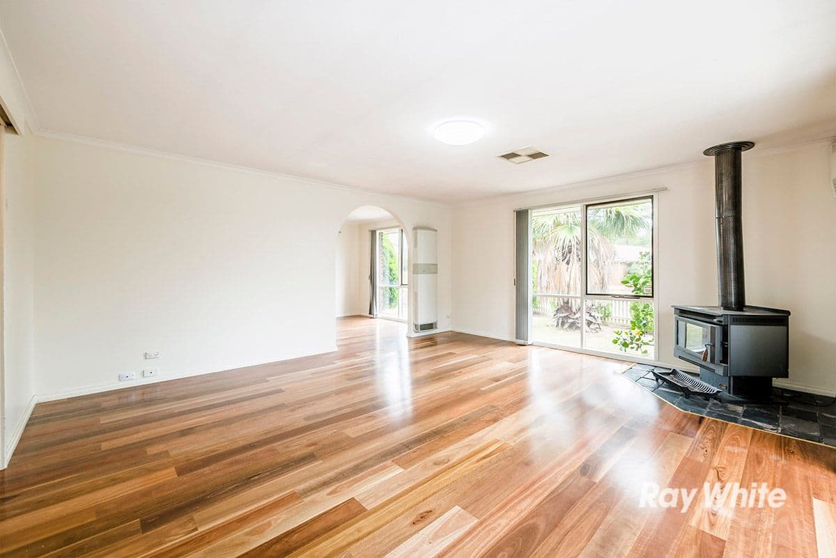 12 Hoop Pine Court, Cranbourne North VIC 3977, Cranbourne North - Thumbnail 2