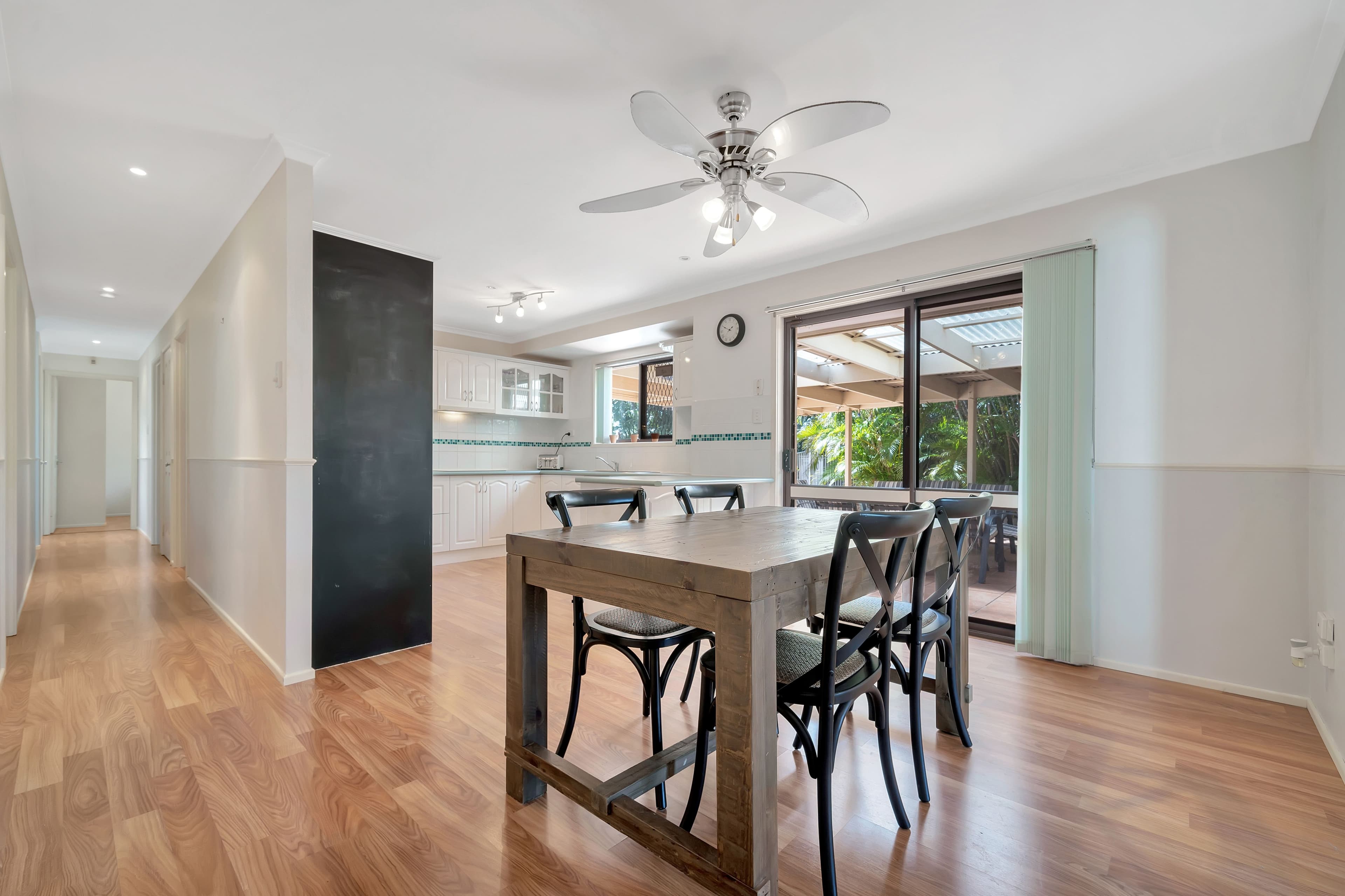 6 Iona Court, Edens Landing QLD 4207, Edens Landing - Thumbnail 6