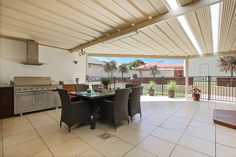 16 Almurta Court, Springdale Heights - Thumbnail 2