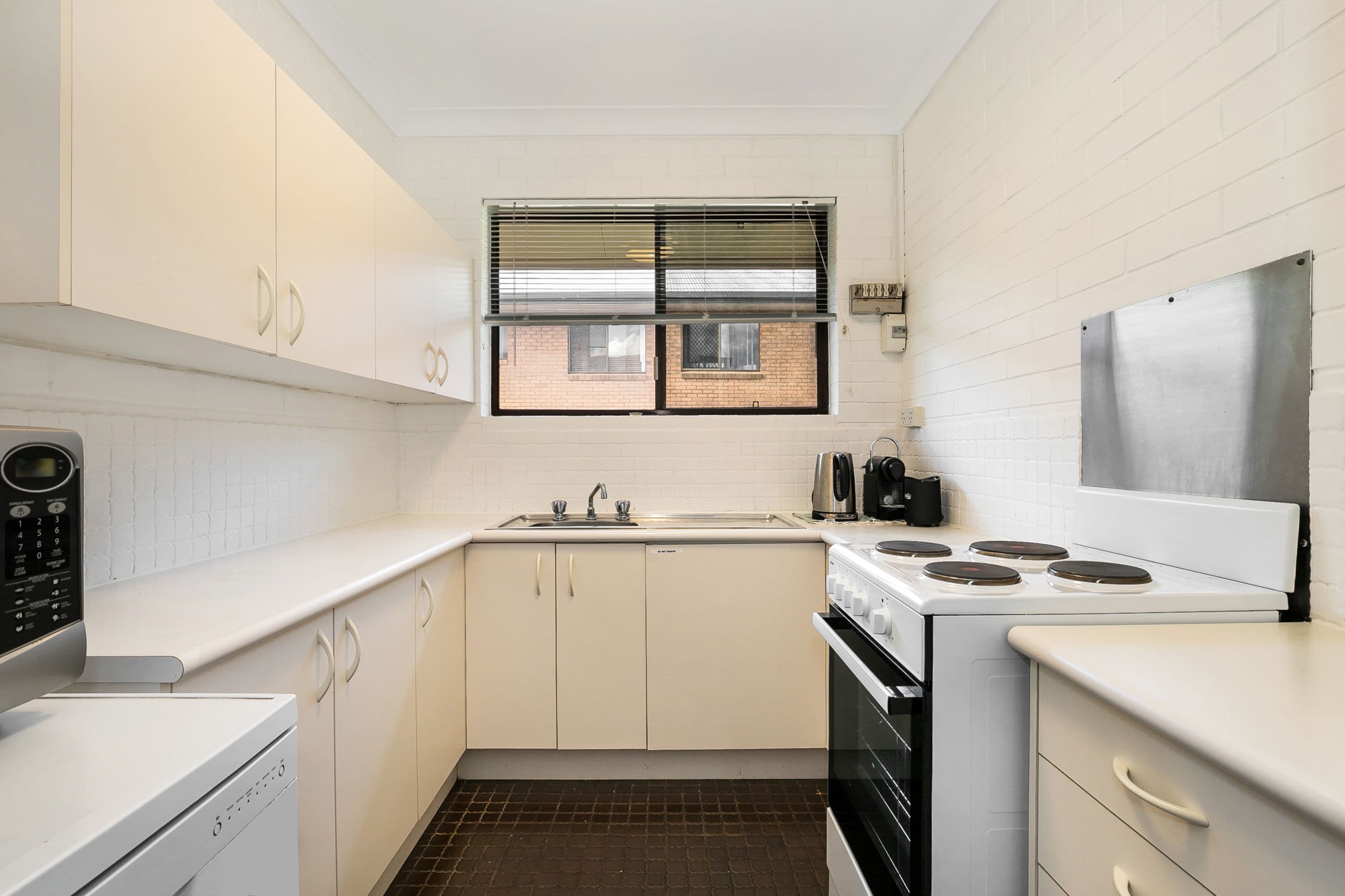 17 York Street, Indooroopilly QLD 4068, Indooroopilly - Thumbnail 2