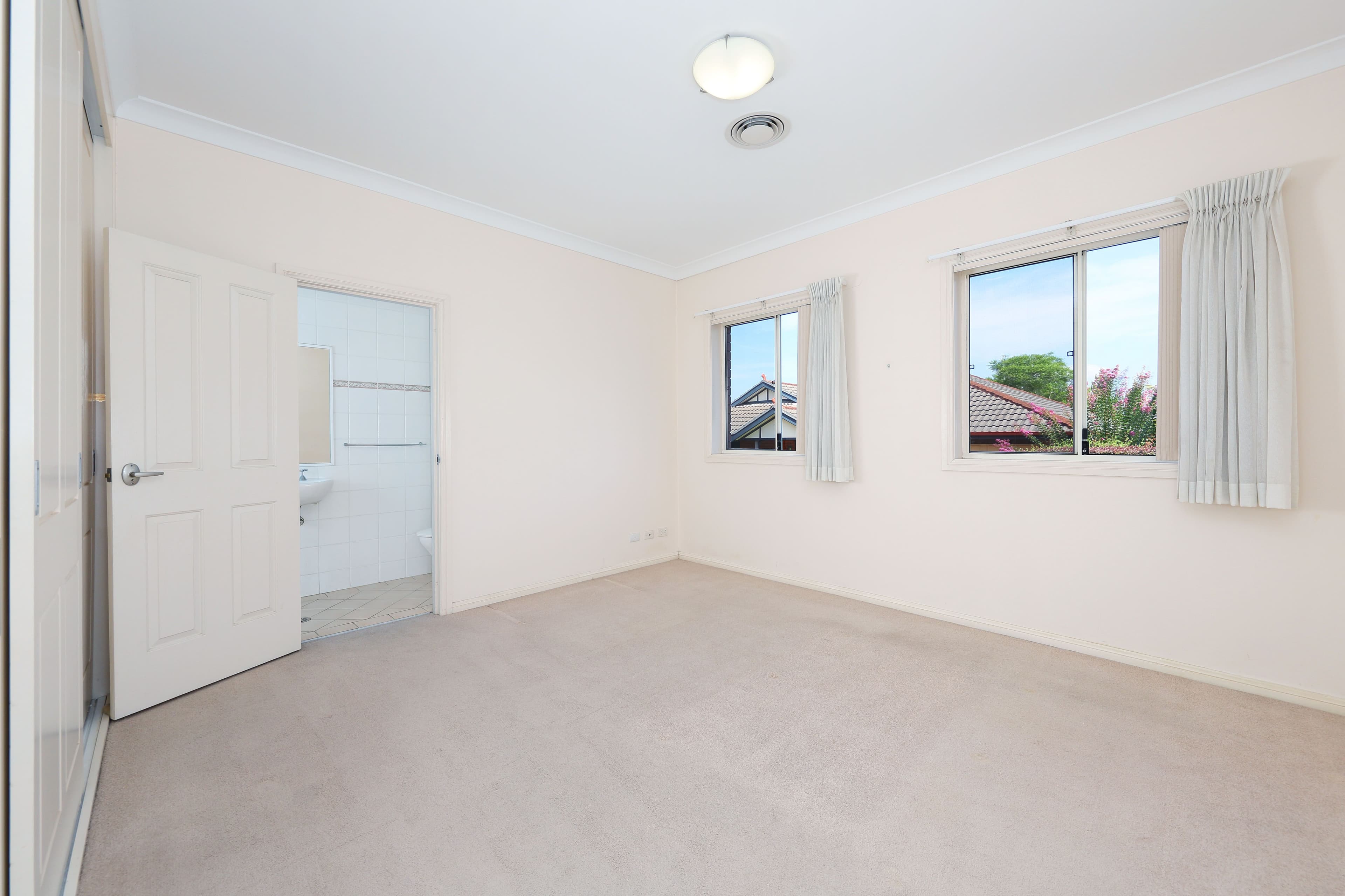 8 Louisa Street, Oatley NSW 2223, Oatley - Thumbnail 4