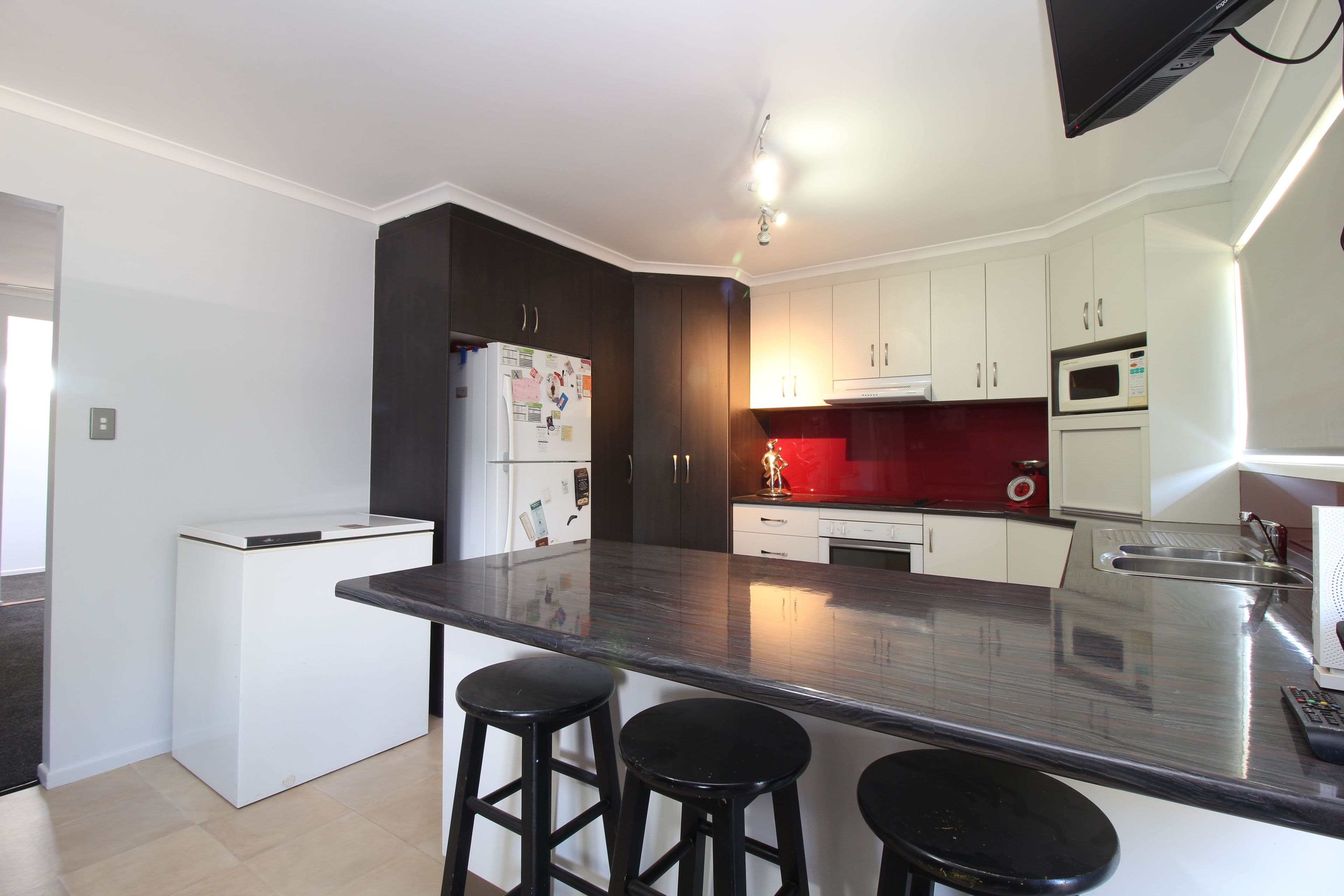 223 Borilla Street, Emerald QLD 4720, Emerald - Thumbnail 6