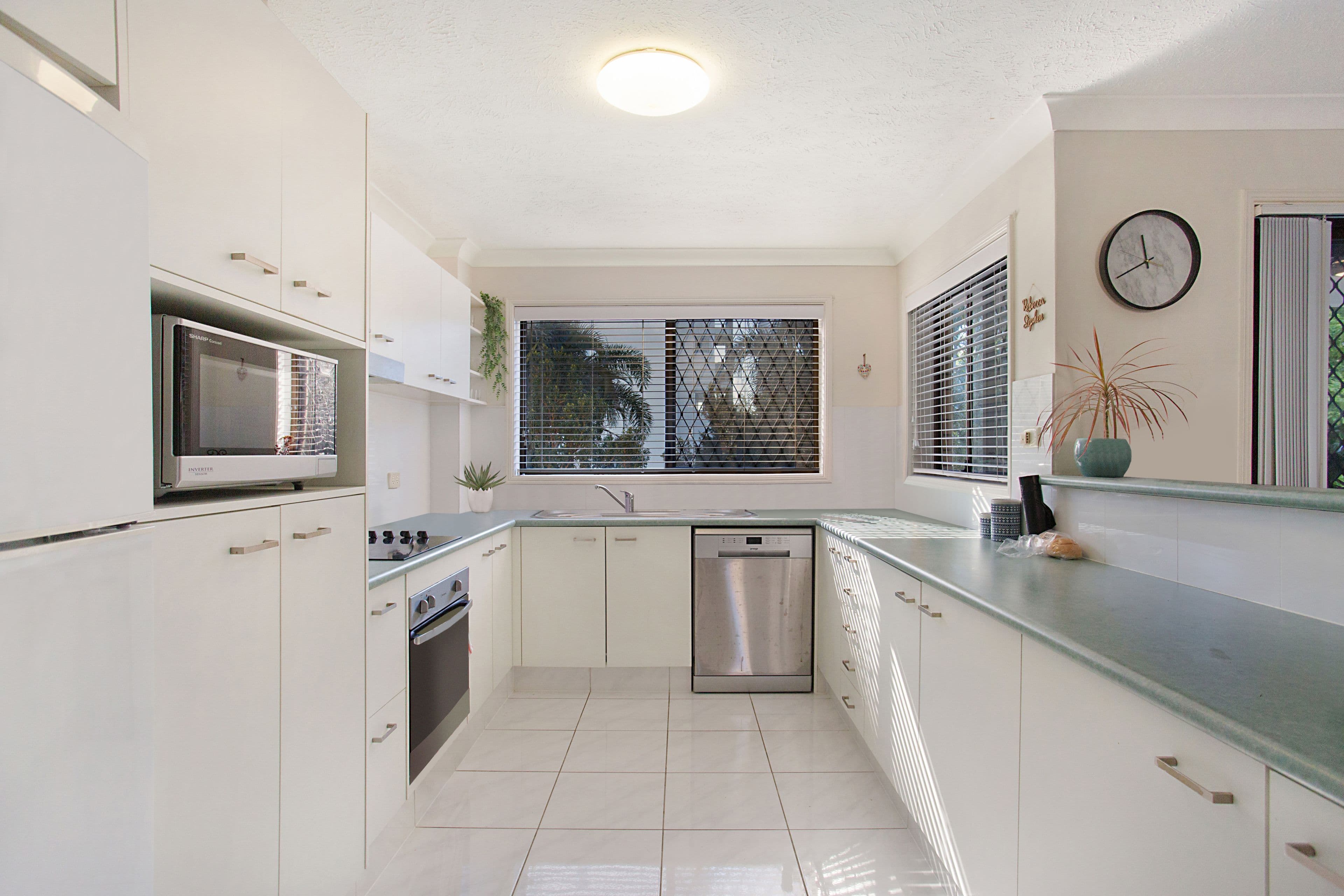 5 'Weston Lodge' 15 Mermaid Avenue, Mermaid Beach QLD 4218, Mermaid Beach - Thumbnail 6