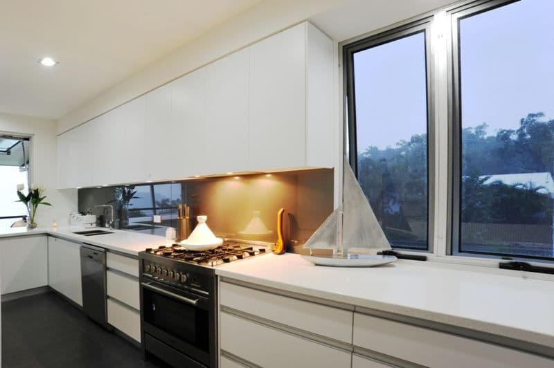 5 Harbour Avenue, Shute Harbour QLD 4802, Shute Harbour - Thumbnail 3