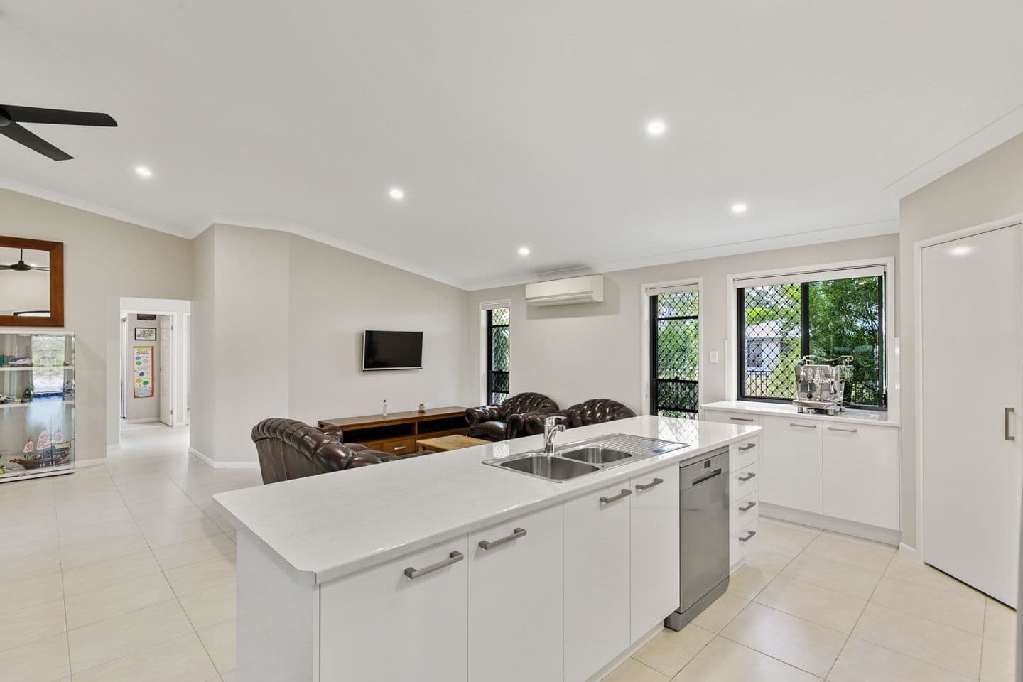 34 Sirenia Drive, Burrum Heads QLD 4659, Burrum Heads - Thumbnail 8