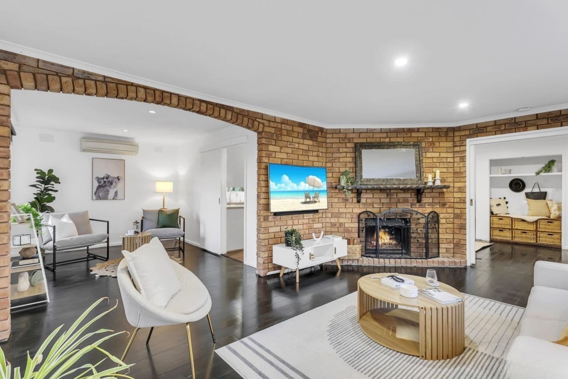 17 William Perry Close, Endeavour Hills VIC 3802, Endeavour Hills - Thumbnail 2