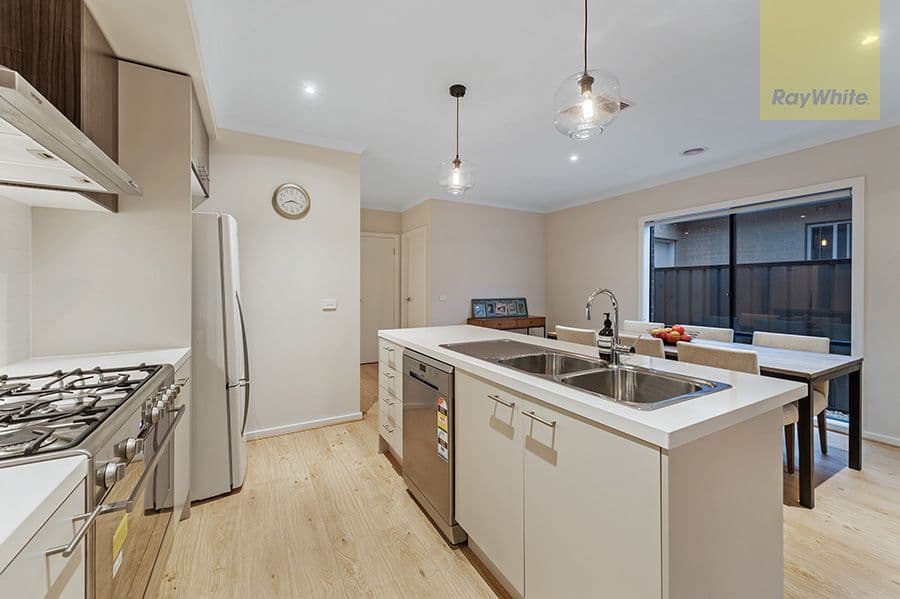 10 Iron Bridge Road, Craigieburn VIC 3064, Craigieburn - Thumbnail 3