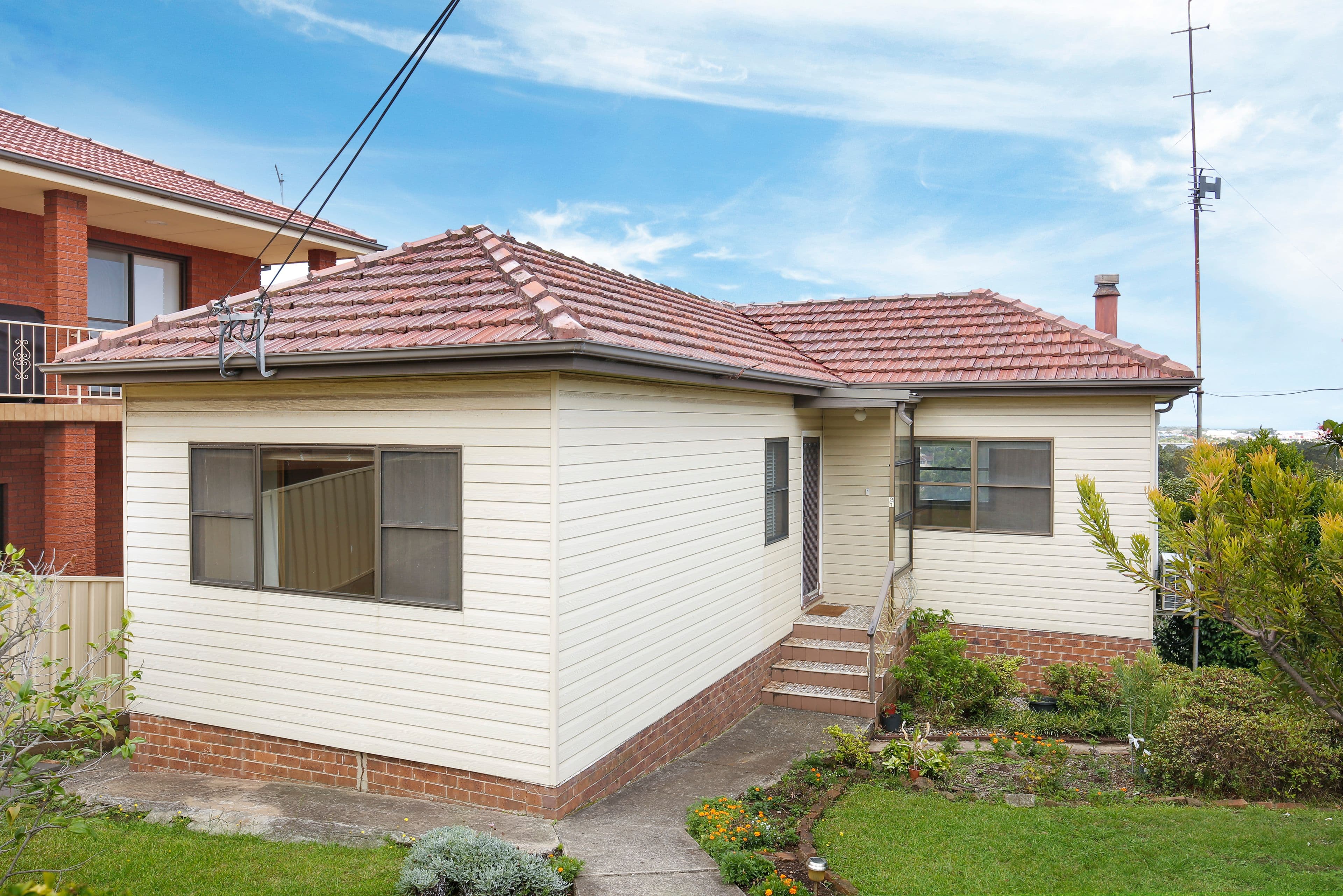 21 St Cloud Crescent, Lake Heights - Thumbnail 2