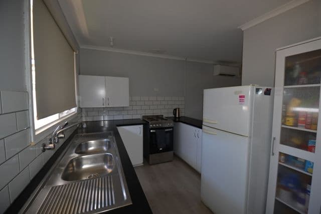 16 Bond Street, Port Augusta West SA 5700, Port Augusta West - Thumbnail 4