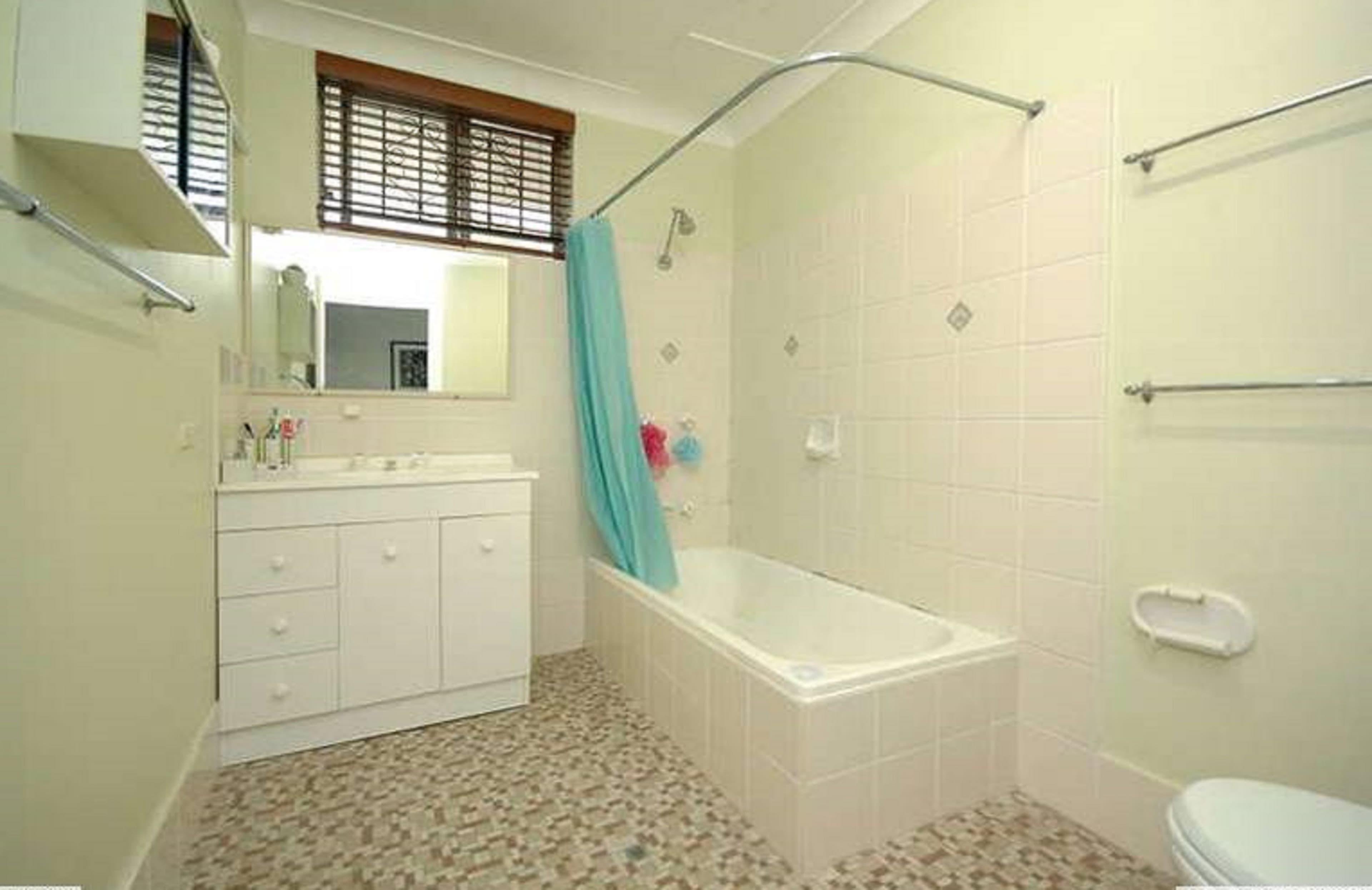 562 Logan Road, Greenslopes QLD 4120, Greenslopes - Thumbnail 3