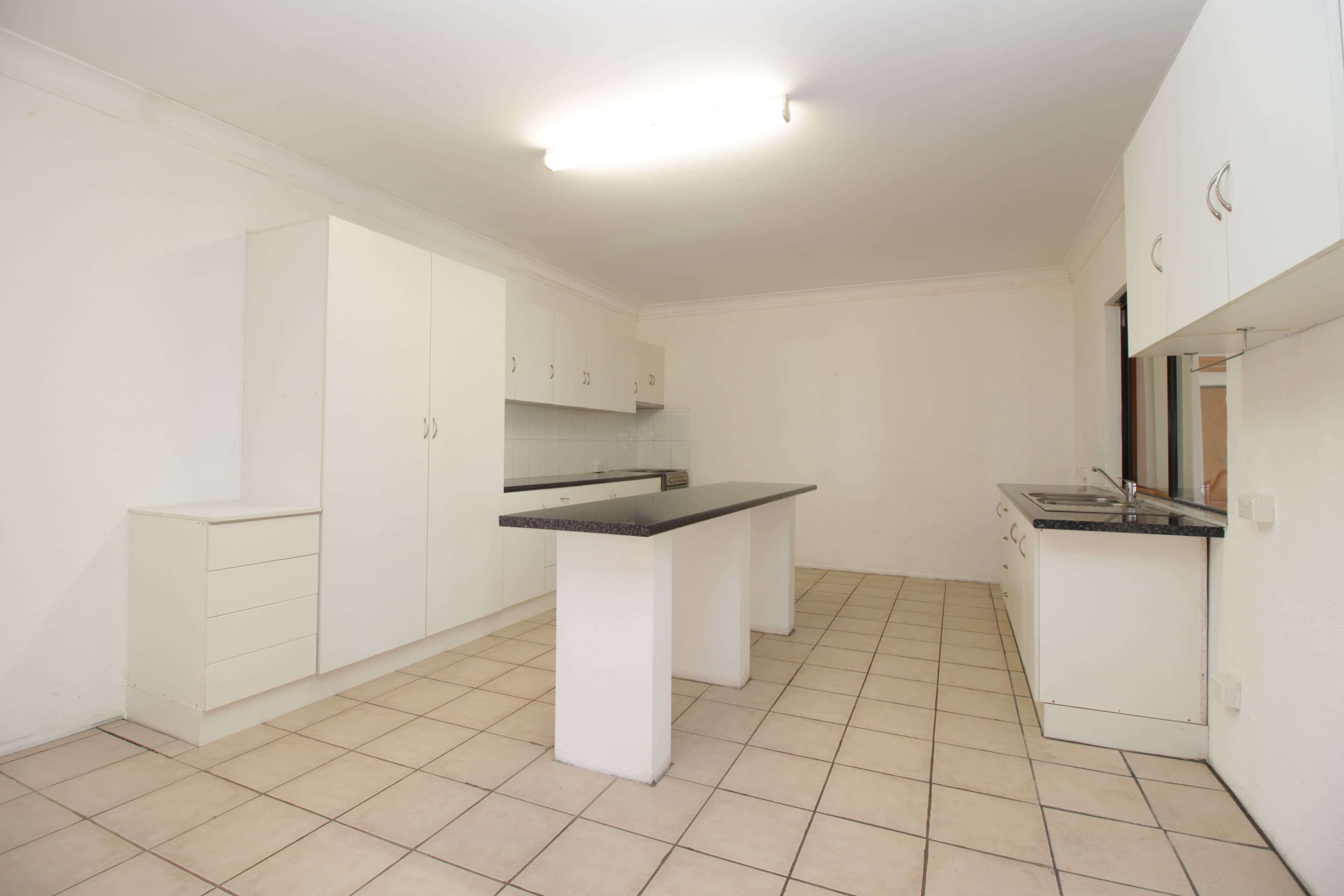 18 Edgewood Drive, Emerald QLD 4720, Emerald - Thumbnail 5