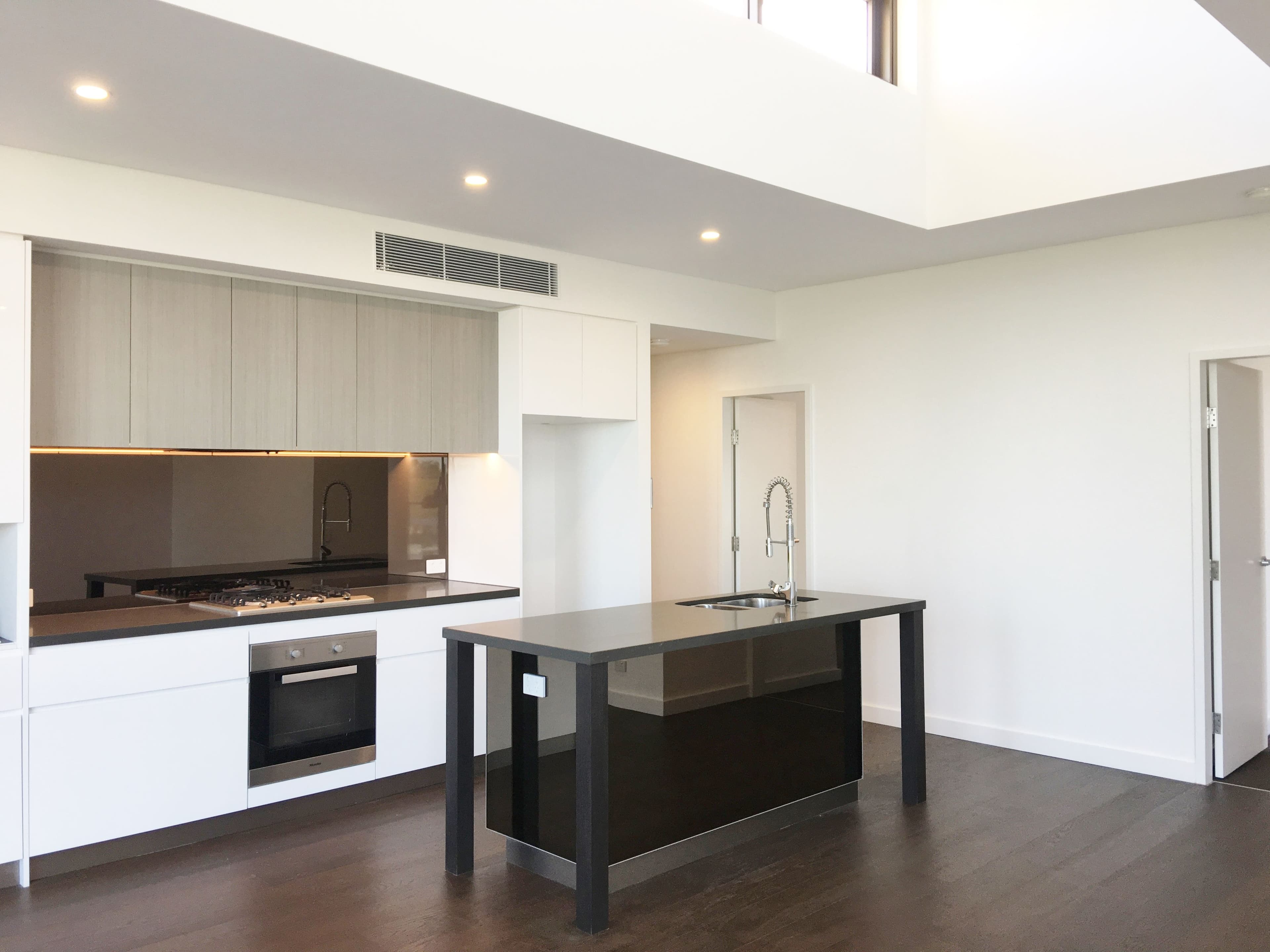 1302/5 Joseph Road, Footscray, Roseville - Thumbnail 2