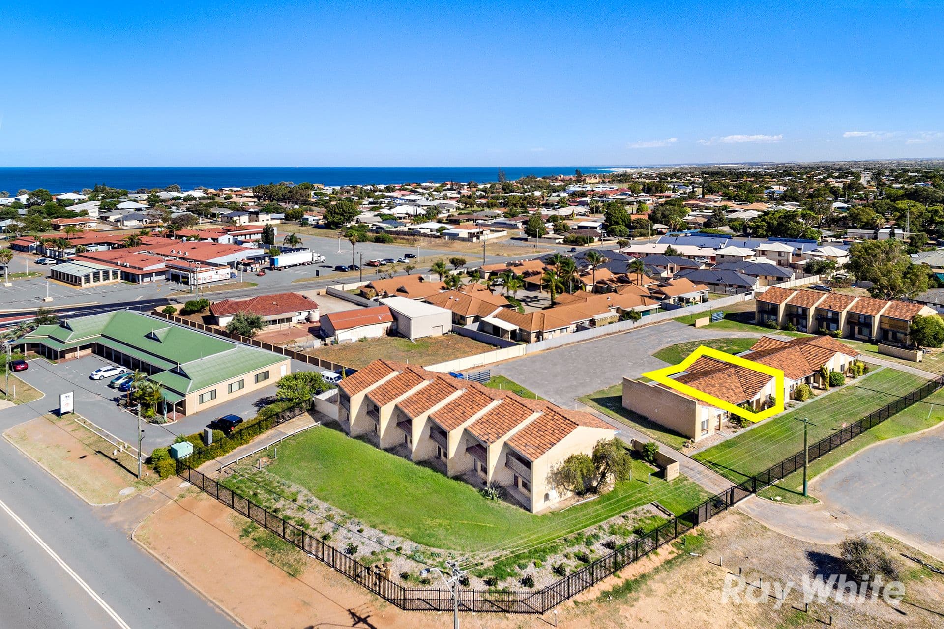 8/125 Railway Street, Bluff Point WA 6530, Bluff Point - Thumbnail 2