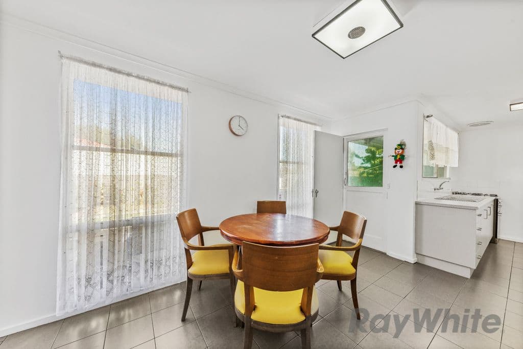 24 Valentine Crescent, Sunshine West VIC 3020, Sunshine West - Thumbnail 5