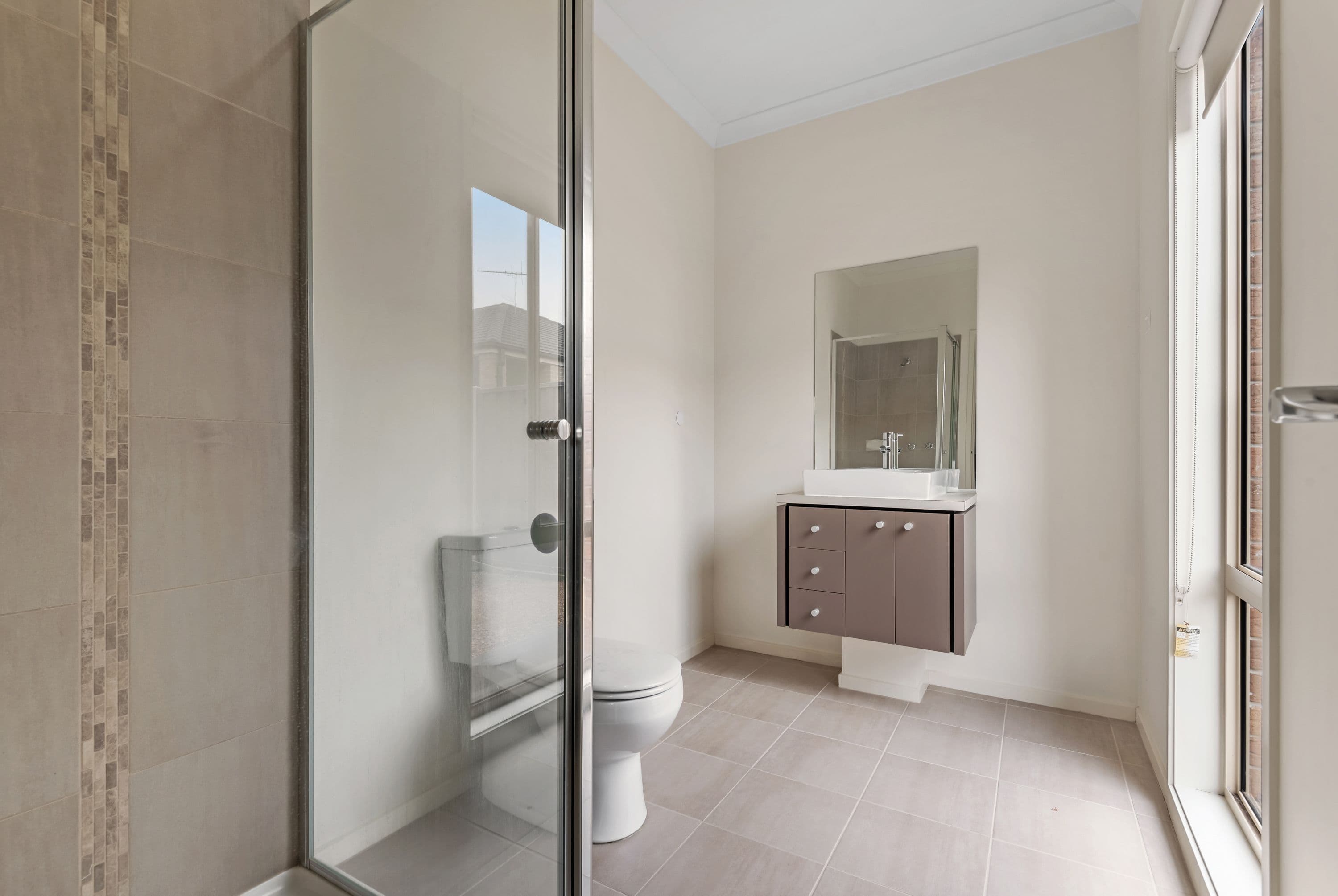 27 Clarendon Avenue, Craigieburn VIC 3064, Craigieburn - Thumbnail 8