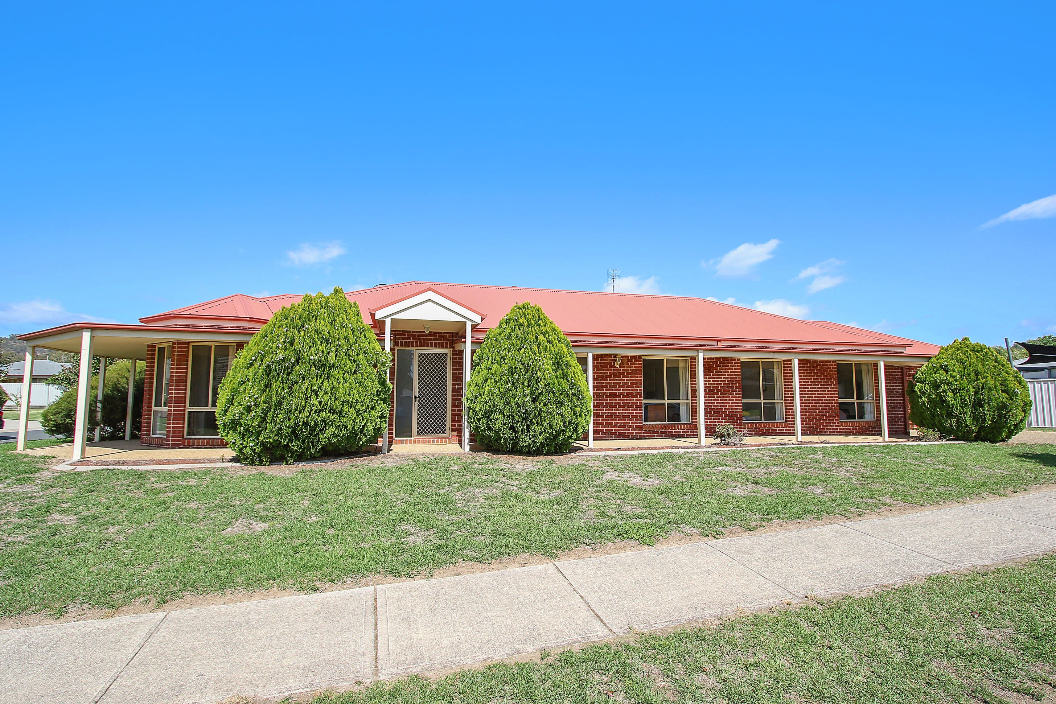 8 Willoughby Avenue, West Wodonga VIC 3690, West Wodonga - Image 1