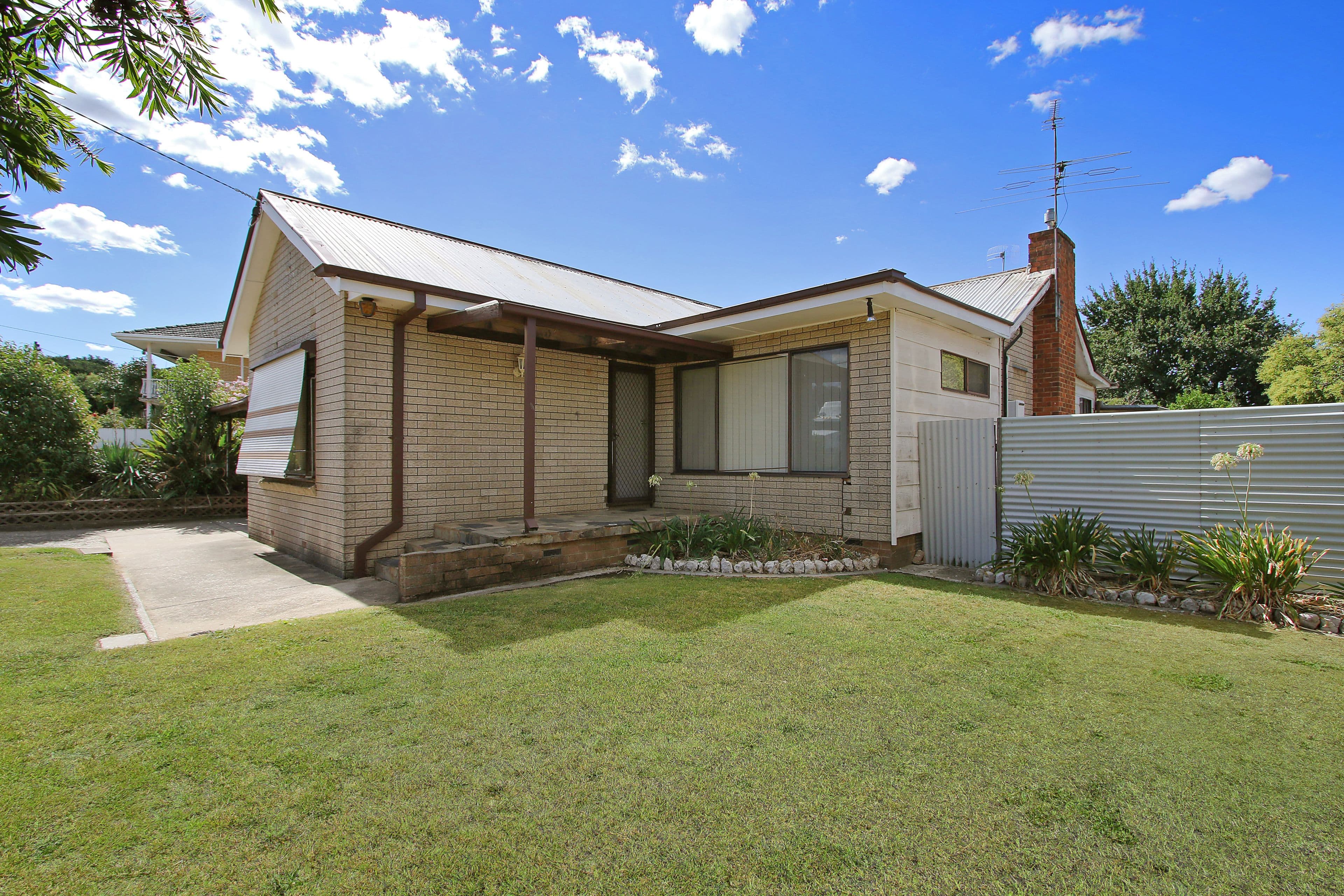 11 Clissold Street LORNE VIC, Lorne - Thumbnail 2